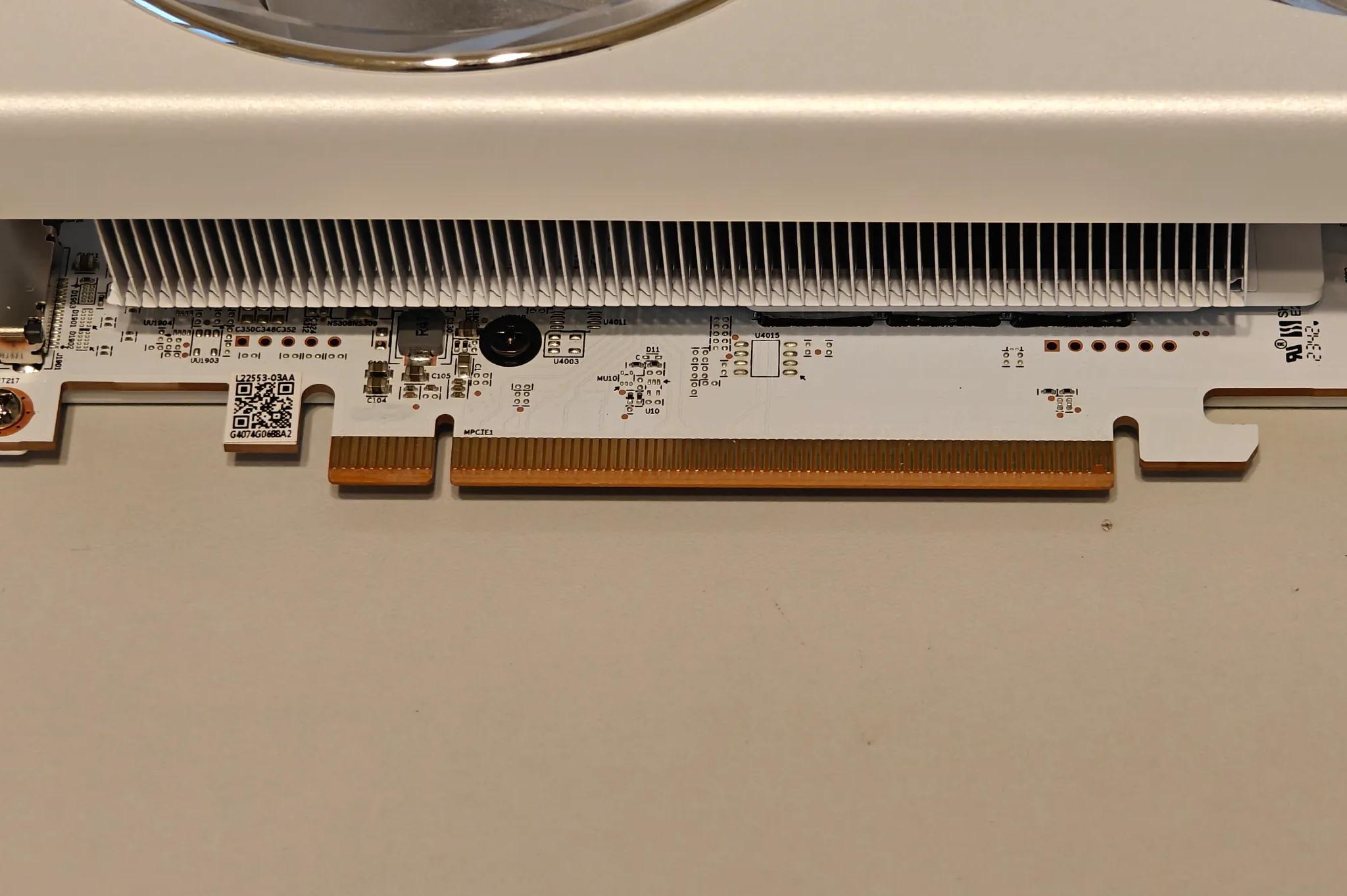 PowerColor Radeon RX 7800 XT HellHound Spectral White 16GB GDDR6
