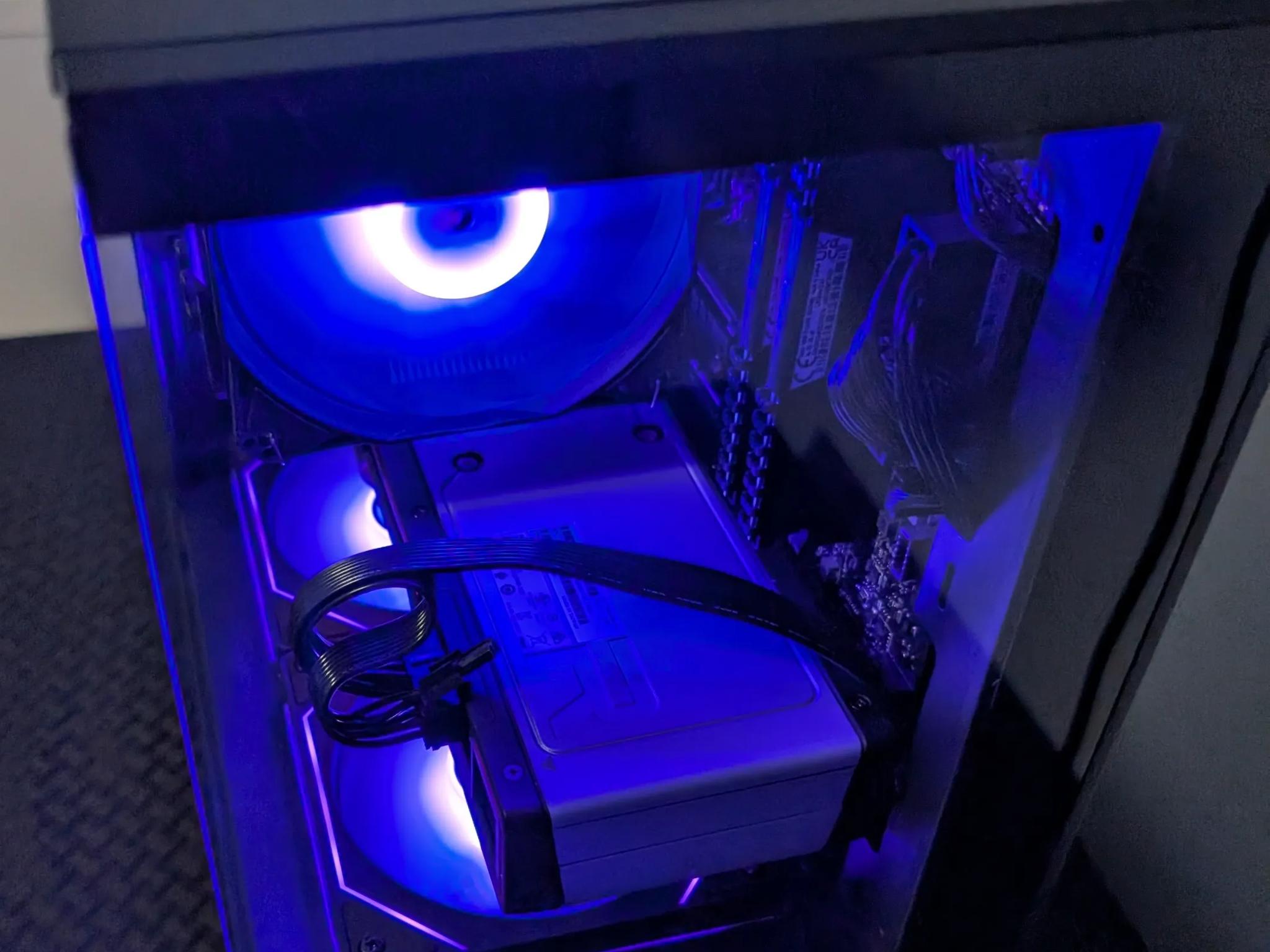 RX 6700xt - Ryzen 5 5600x Lightweight Compact Gaming PC