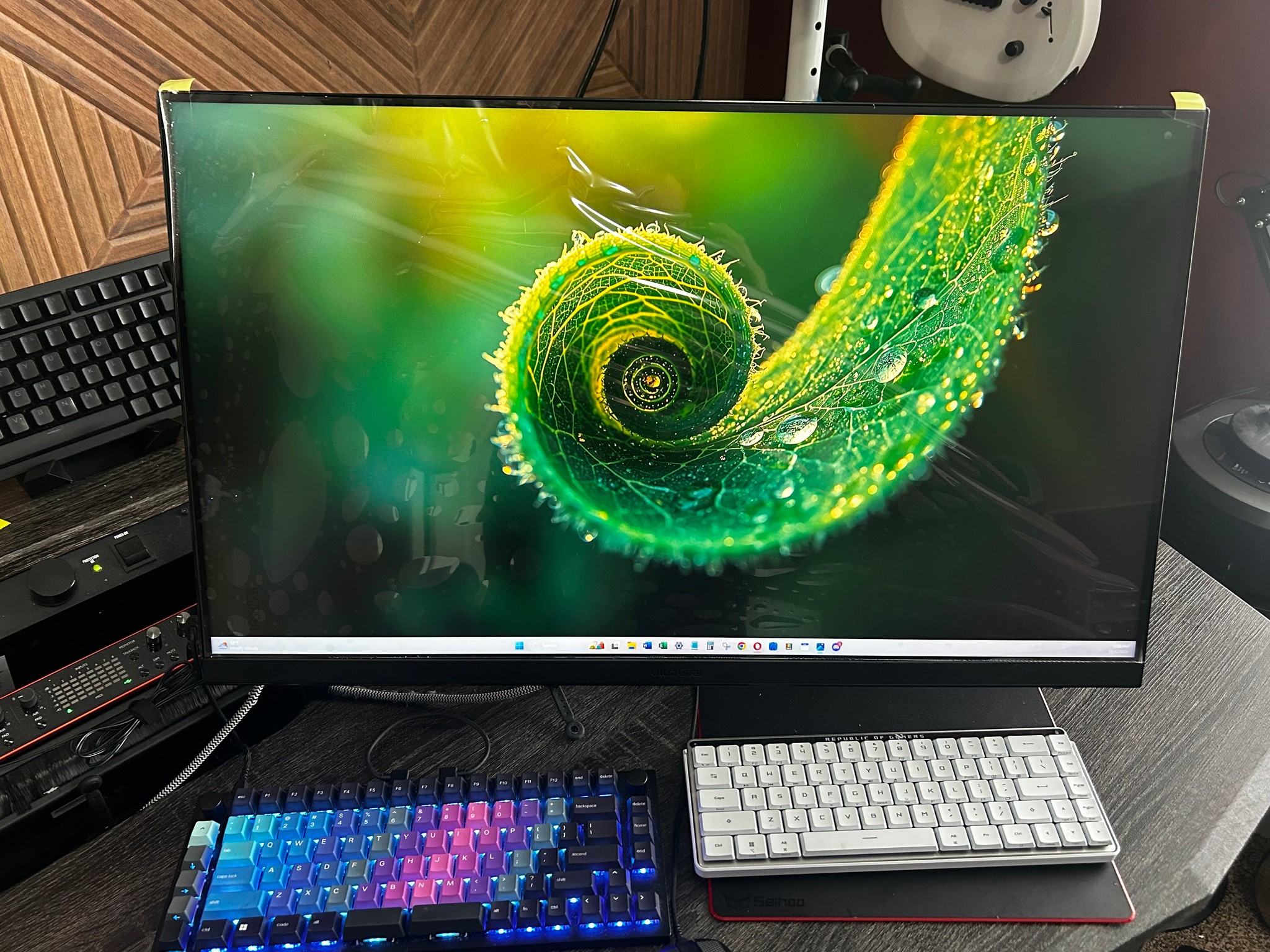LG UltraGear 32" (2K) WQHD (2560 x 1440) (180Hz) Gaming Monitor – 0hrs Used! (32GS75QX)