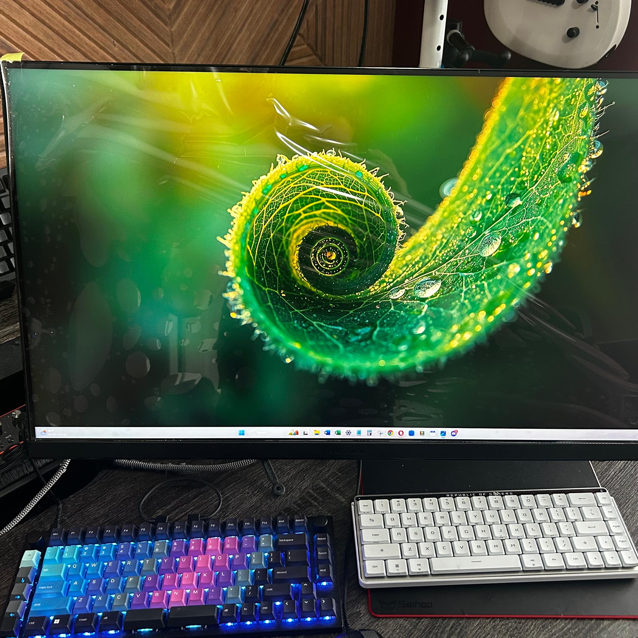 LG UltraGear 32" (2K) WQHD (2560 x 1440) (180Hz) Gaming Monitor – 0hrs Used! (32GS75QX)