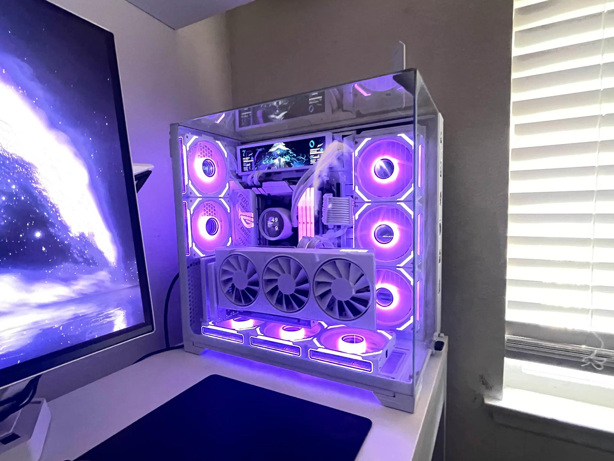 XFX Swift AMD Radeon RX 9070 XT White Triple Fan Gaming Edition