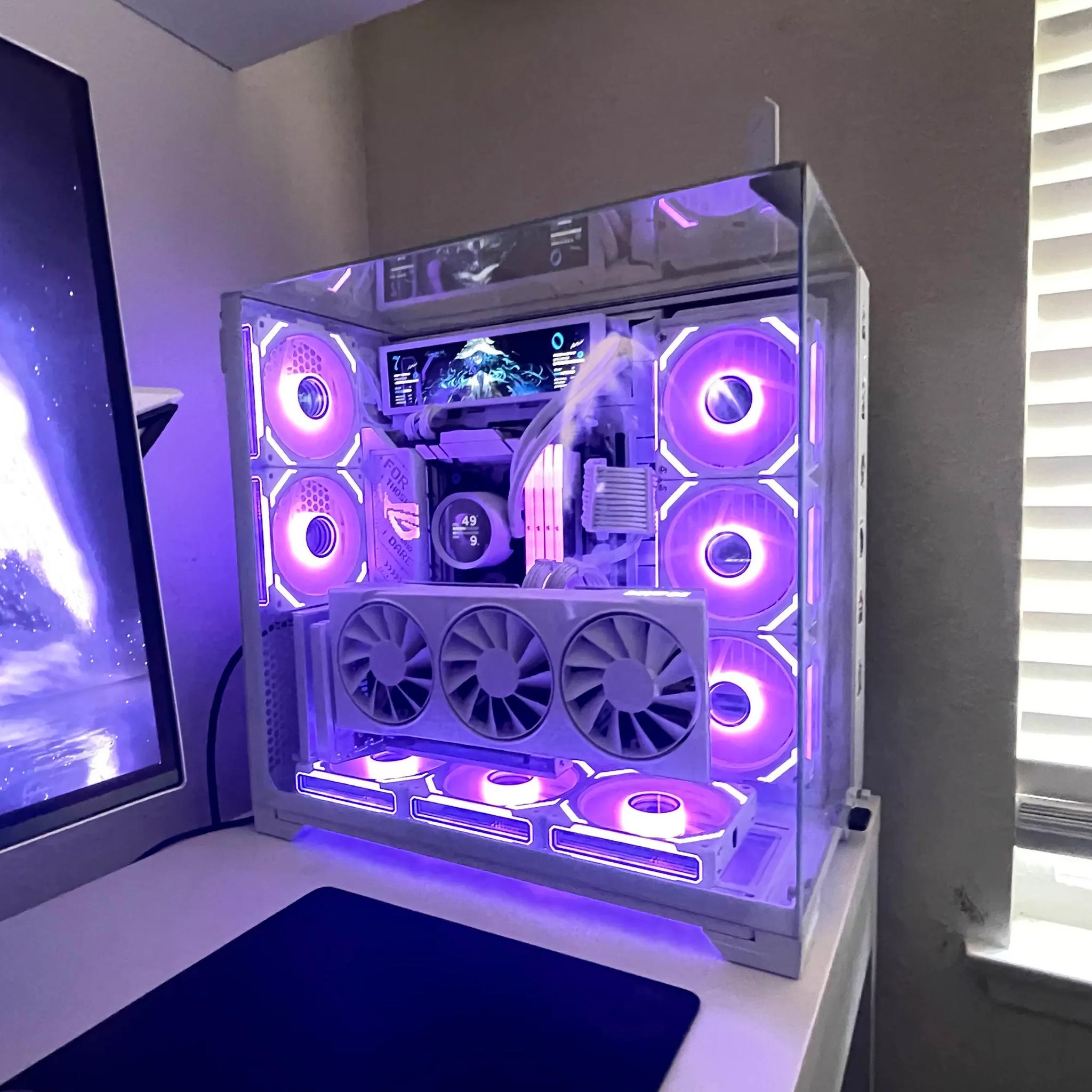 XFX Swift AMD Radeon RX 9070 XT White Triple Fan Gaming Edition