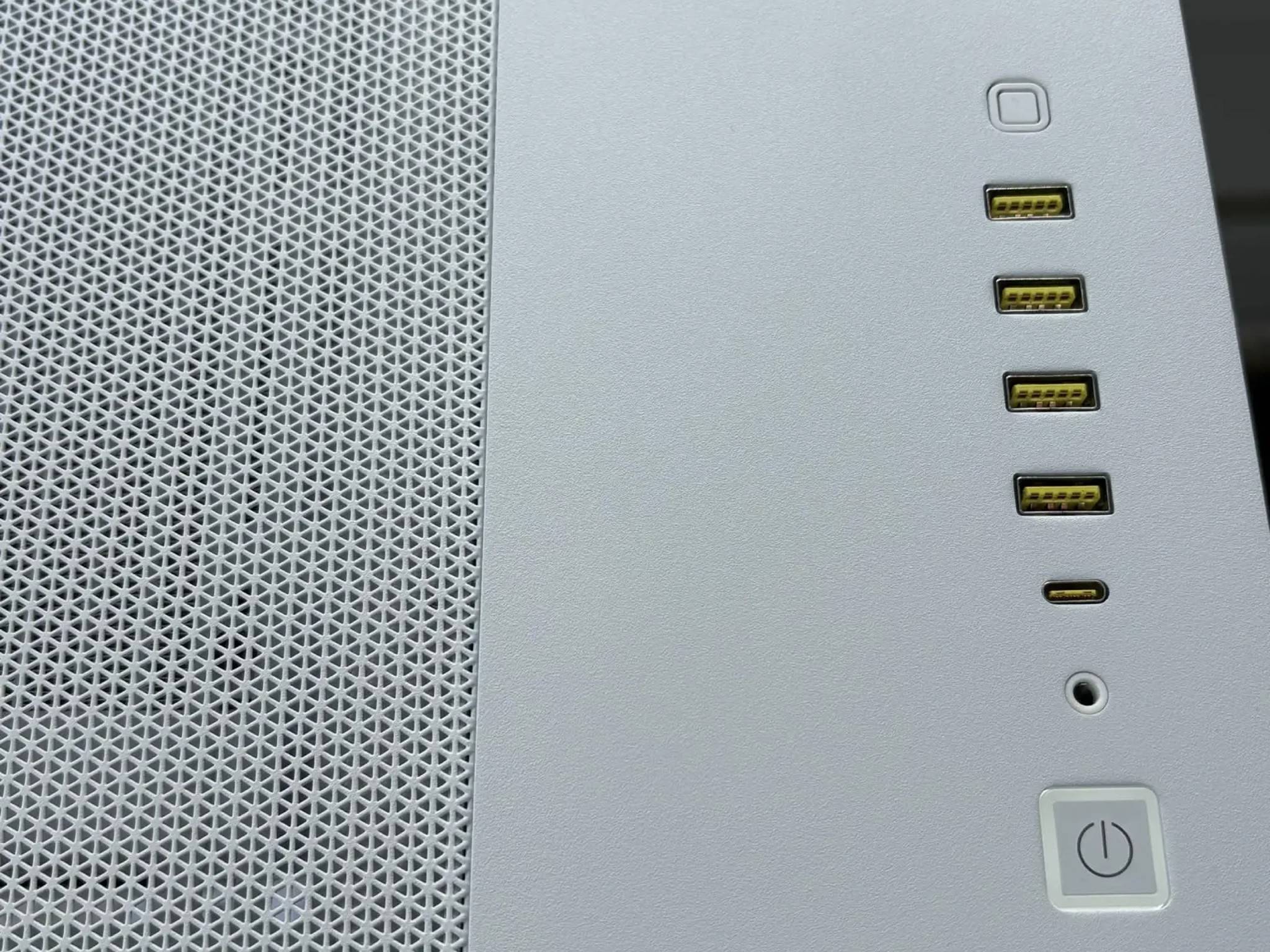 Black Cat Customs - Dread Revenant - 9800X3D / 5070TI / 32GB RAM / 2TB NVME