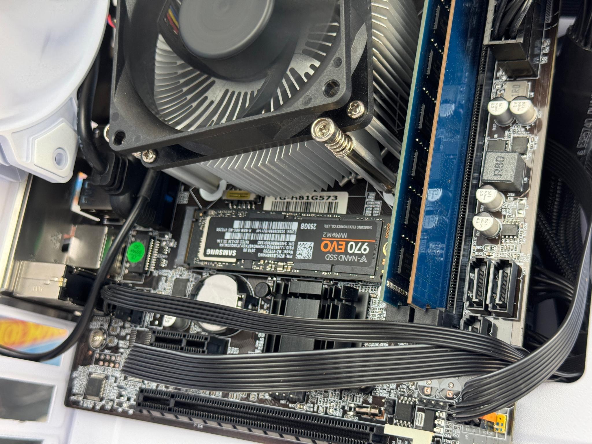 🧊 GLACIER - Intel Core I5 Gaming PC 🧊