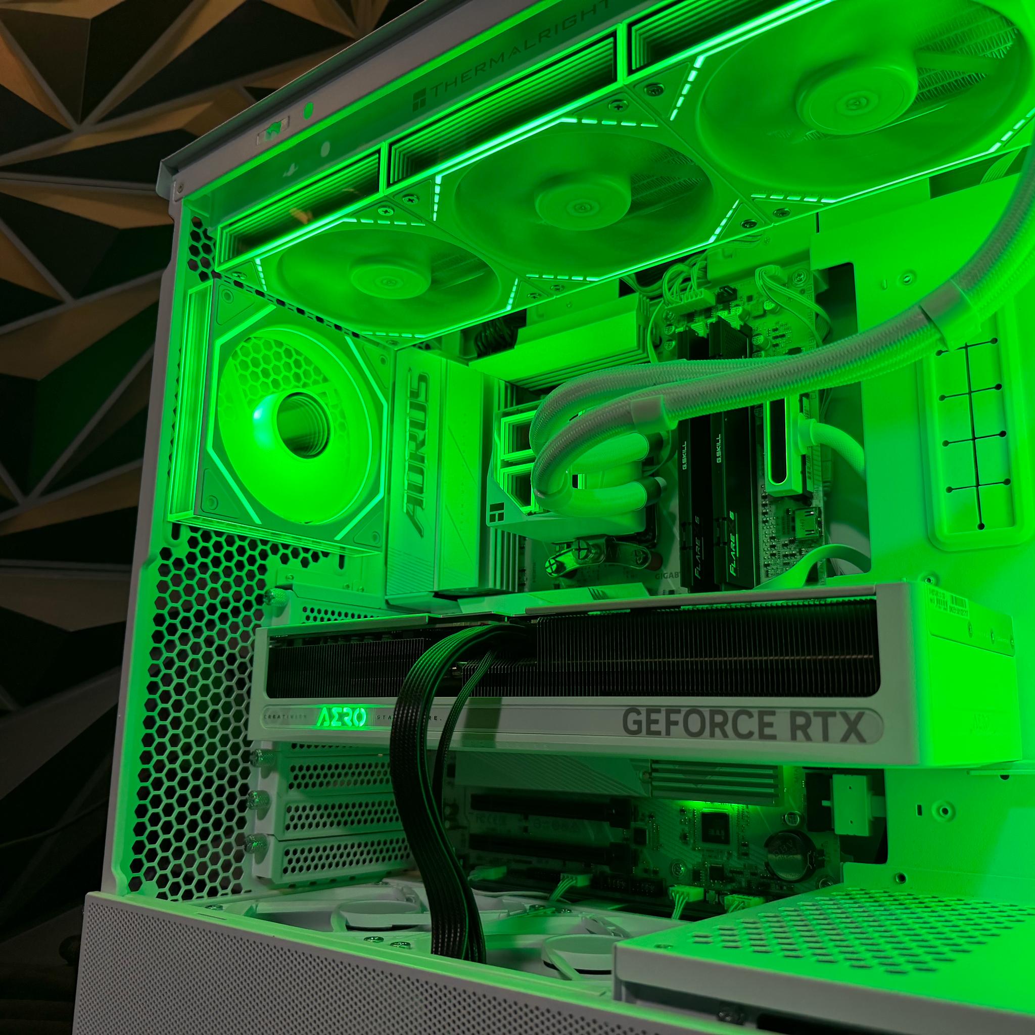 ❄️🤍 WHITEOUT PROTOCOL 🤍❄️Ryzen 9 7900X| RTX 5070| 32 GB DDR5| 2.5 TB NVMe| 850W PSU