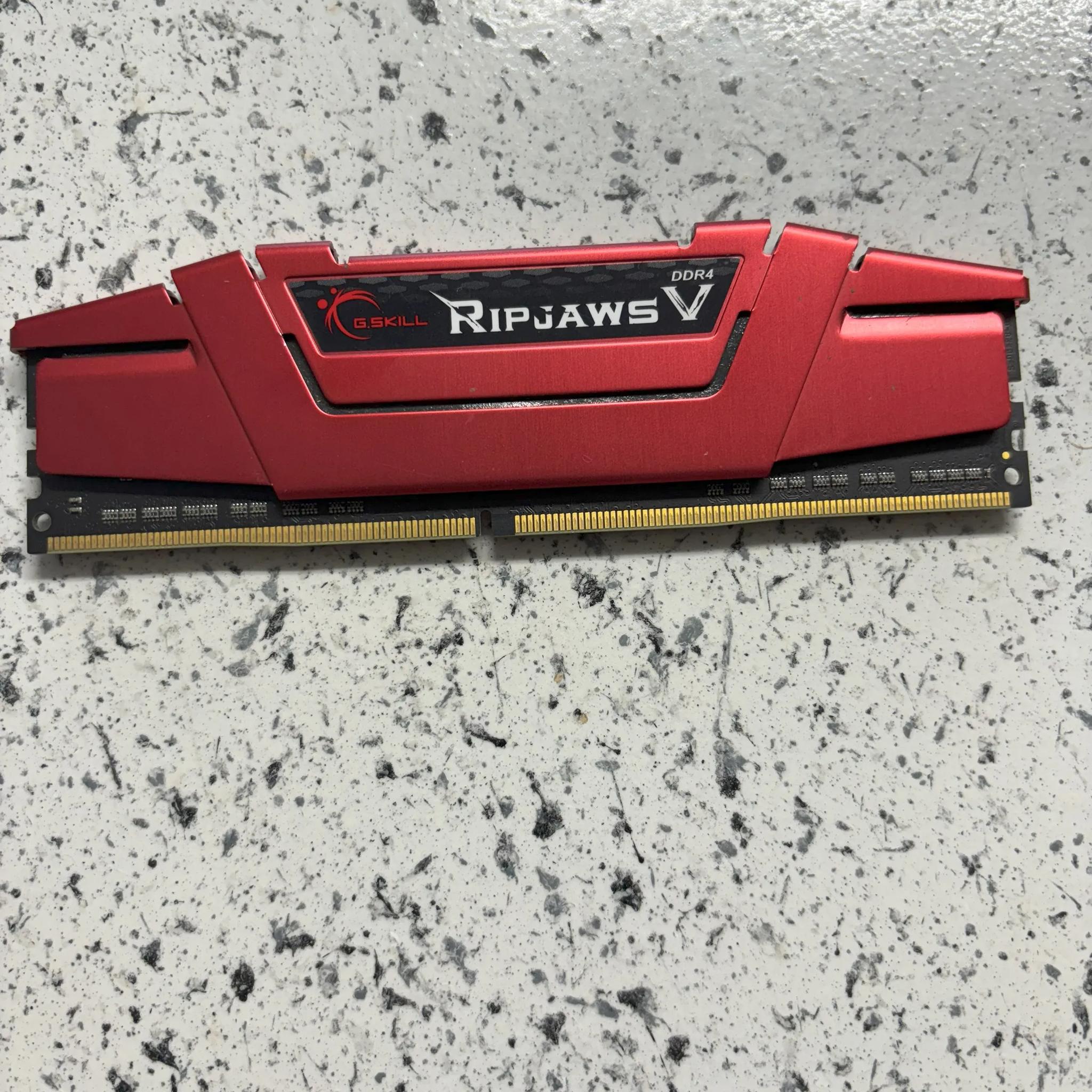 G Skill Ripjaws V 1 x 8GB Ram PC4 21300 DDR4 2400 MHz 1.2V CL15 Desktop Memory