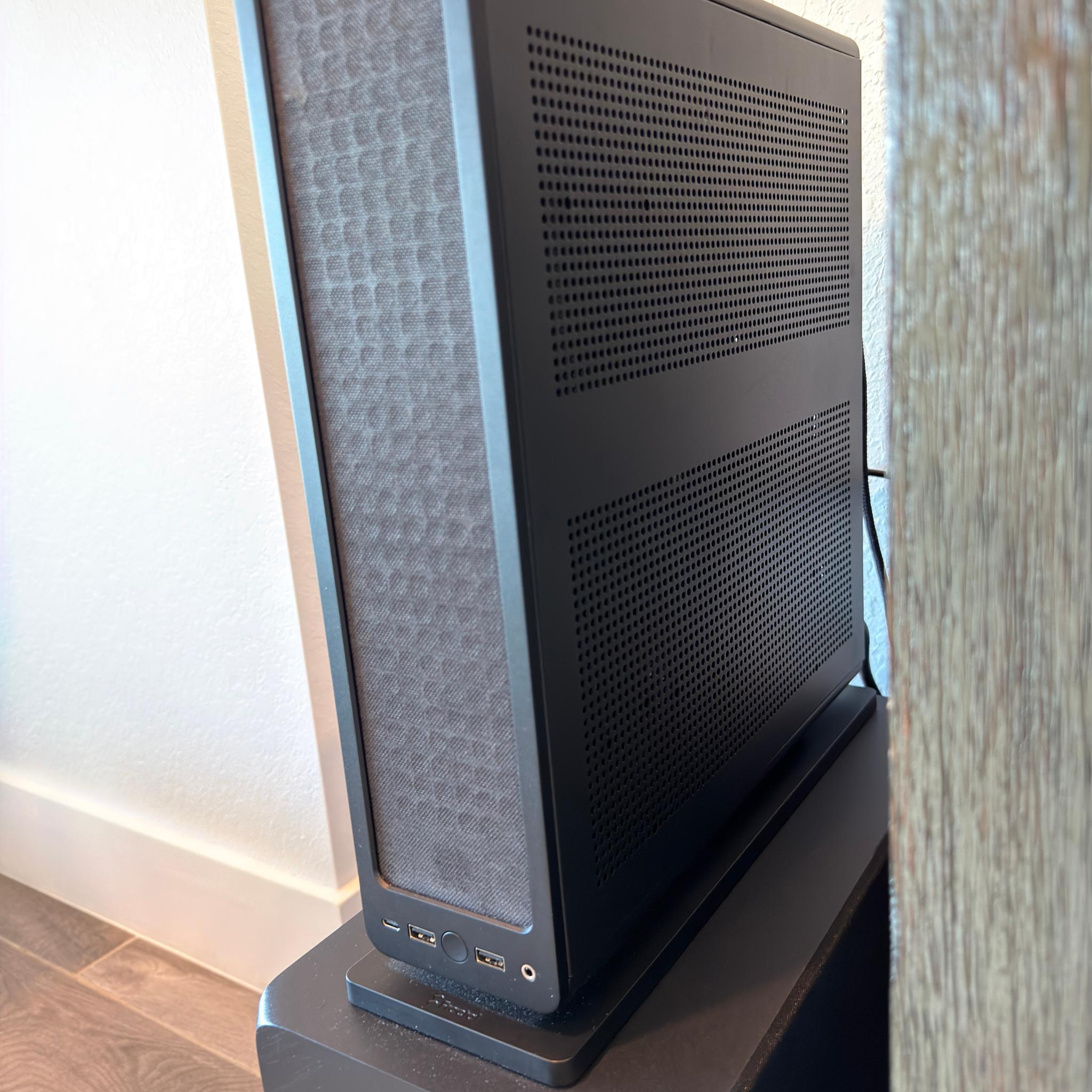 5090 FE / AMD RYZEN 9 9900X3D / FRACTAL RIDGE