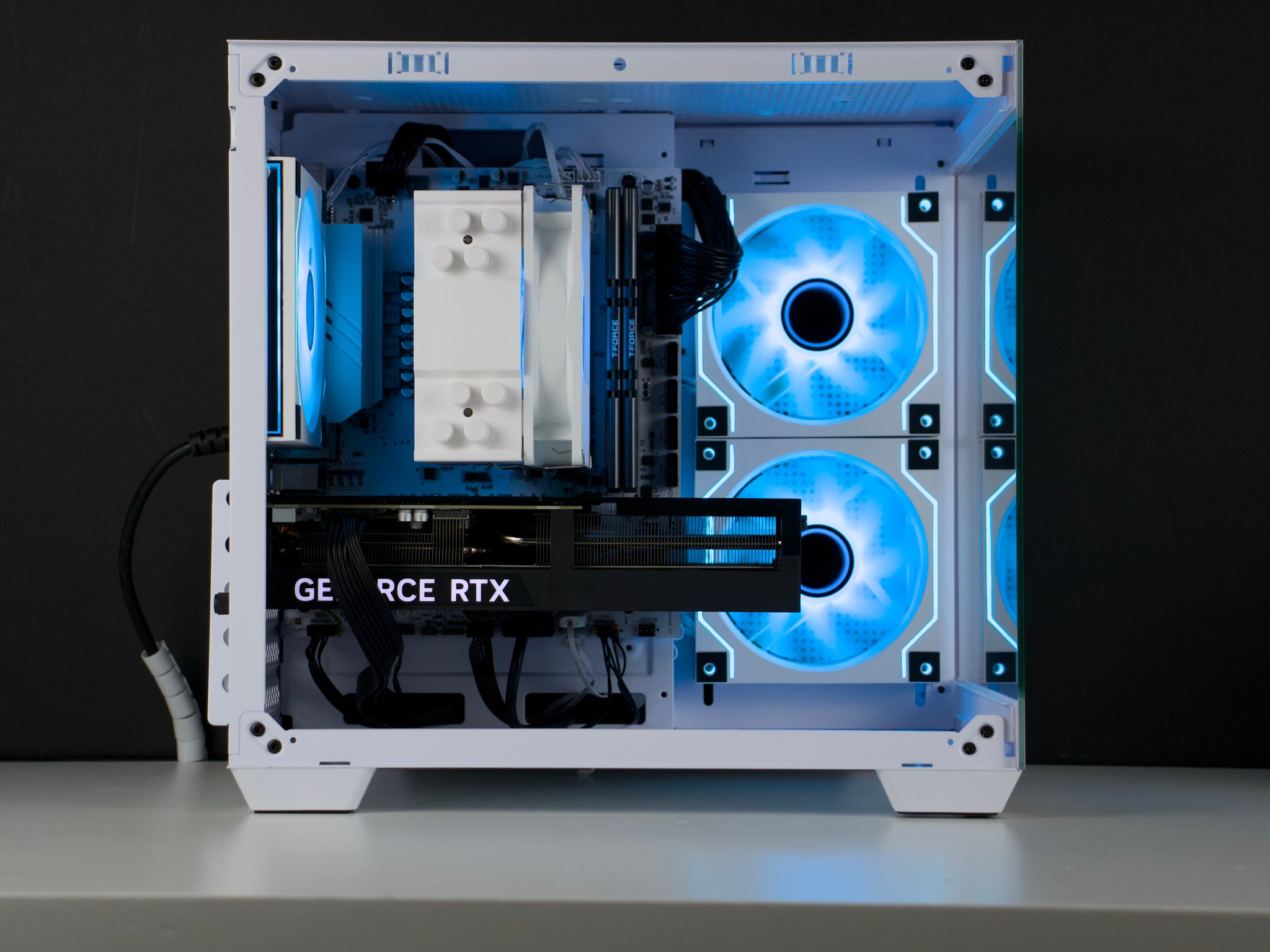 🧊❄️🧊 White Gaming PC – RTX 5060 TI, Ryzen 7 5700X, 32GB RAM, 1TB SSD - WiFi, BlueTooth 🧊❄️🧊