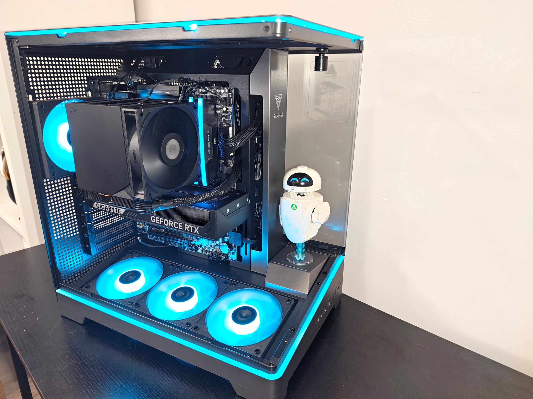 THE STAGE, custom 4k high end RTX 5070 Gaming pc with 32 gb of ddr5 ram!