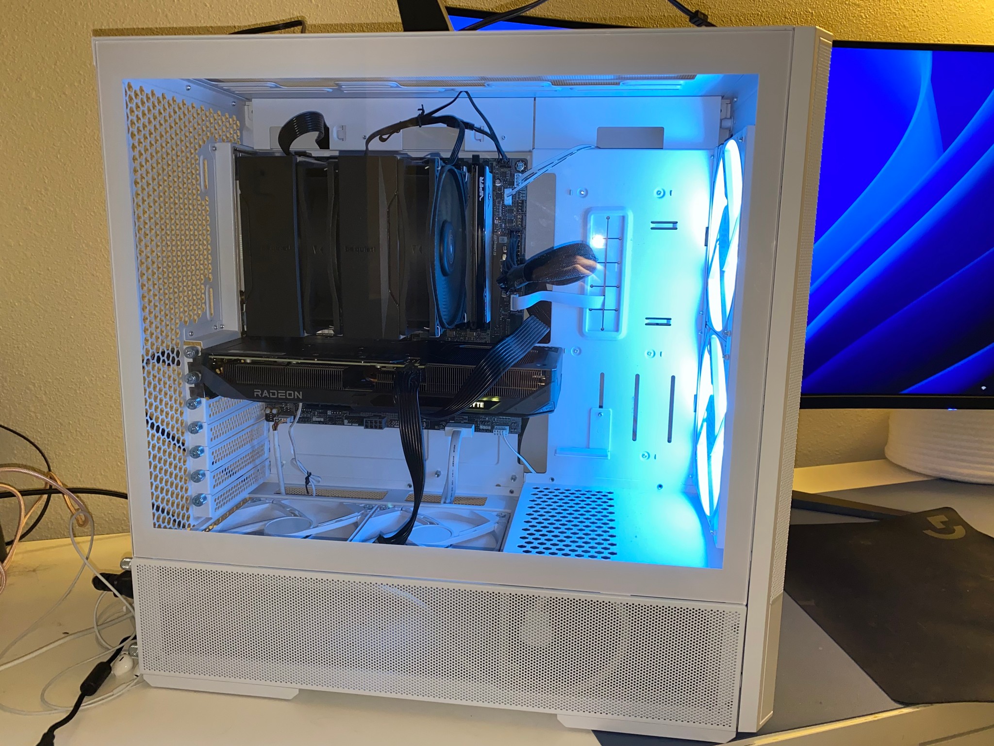 Gaming PC | High End | Silent | All parts less than a year old!
