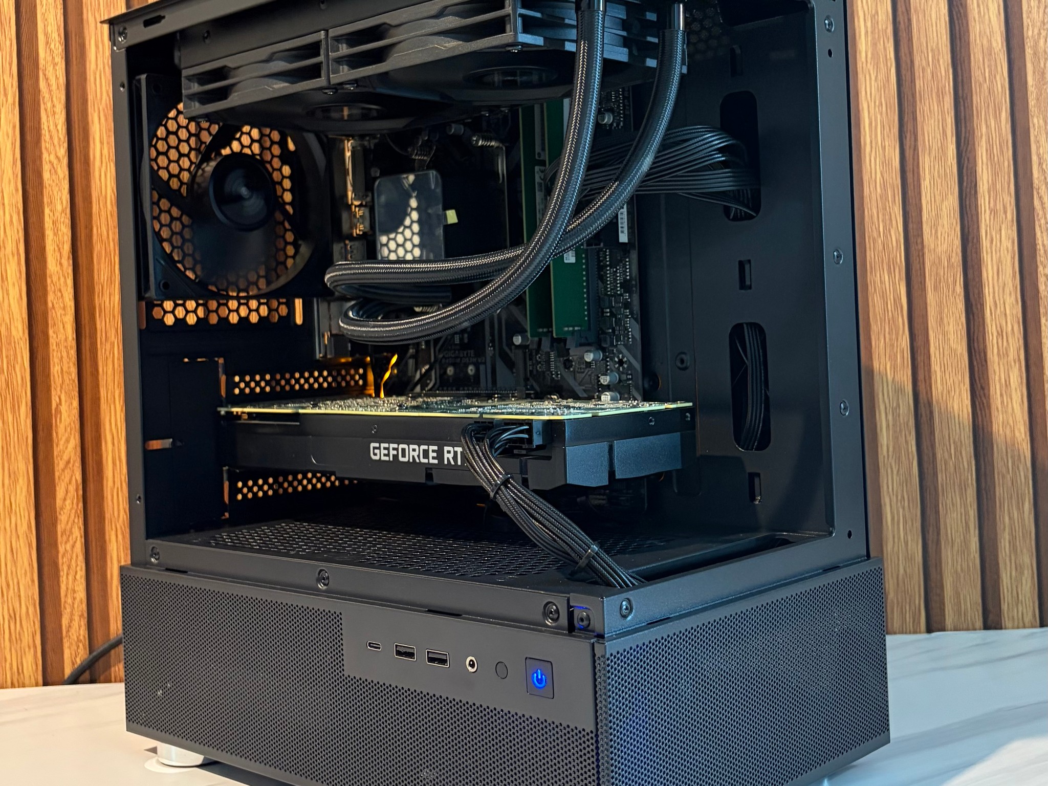 RTX 2080 SUPER | RYZEN 5 3600 | 16GB DDR4 | 500GB SSD | 240MM | 650W