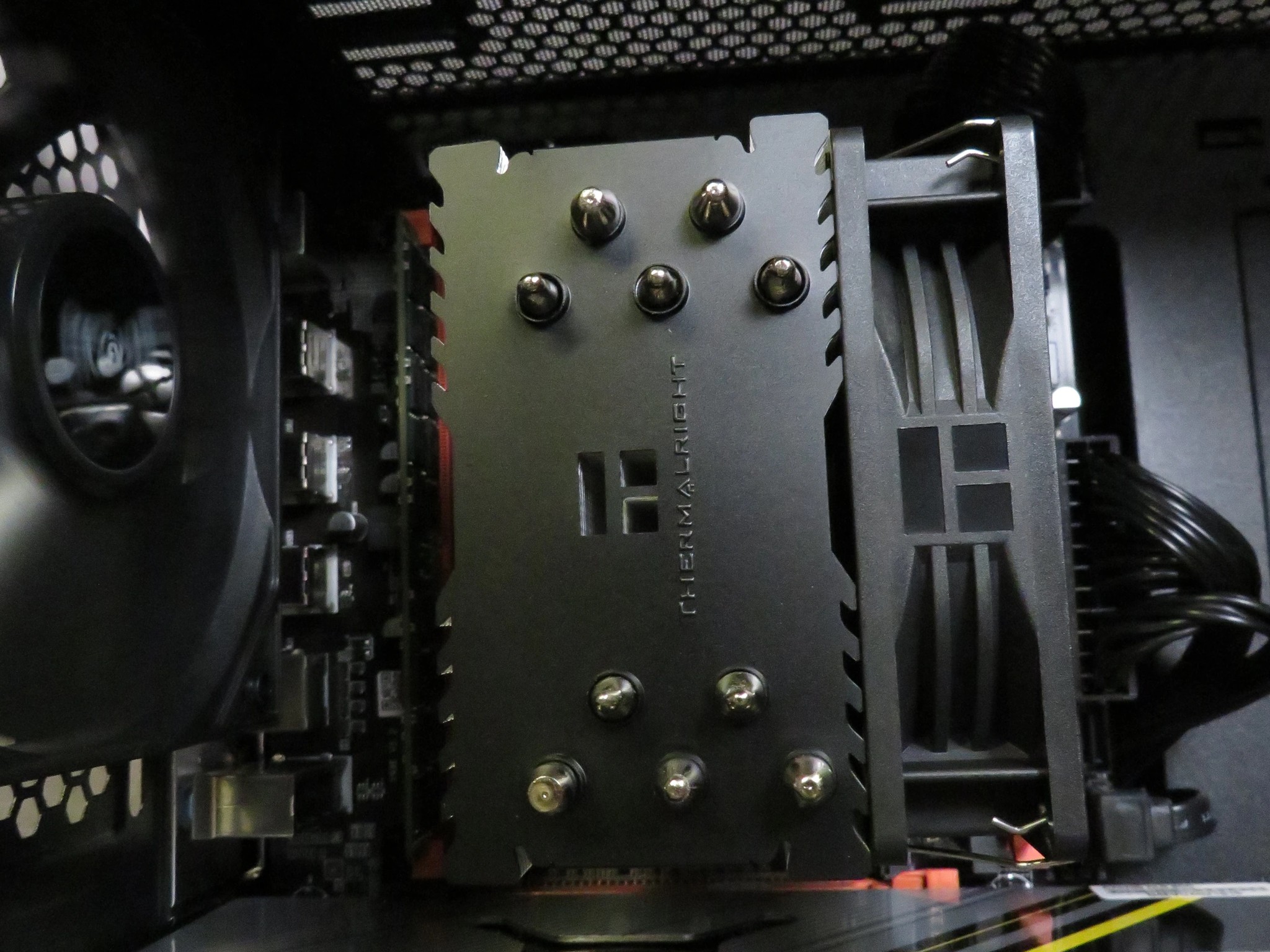 Entry Level Gamer! RX 5700 XT + Intel Xeon E5 2680 V4 + 32 GB DDR4 + 1 TB SSD