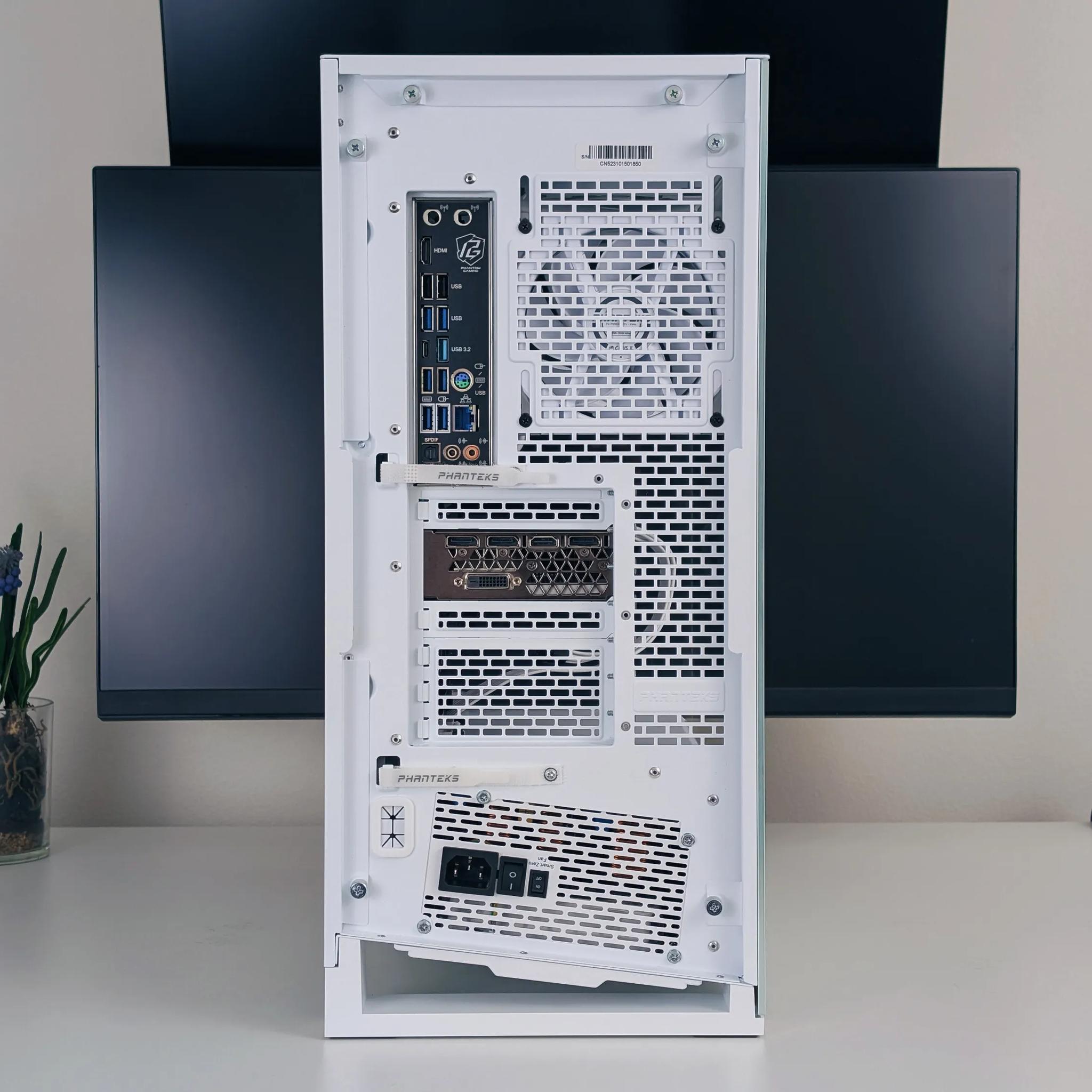 Ryzen 7 3800X, GTX 1070, 32GB, 2TB NVME, Phanteks NV5, D-RGB Kit, Windows 11