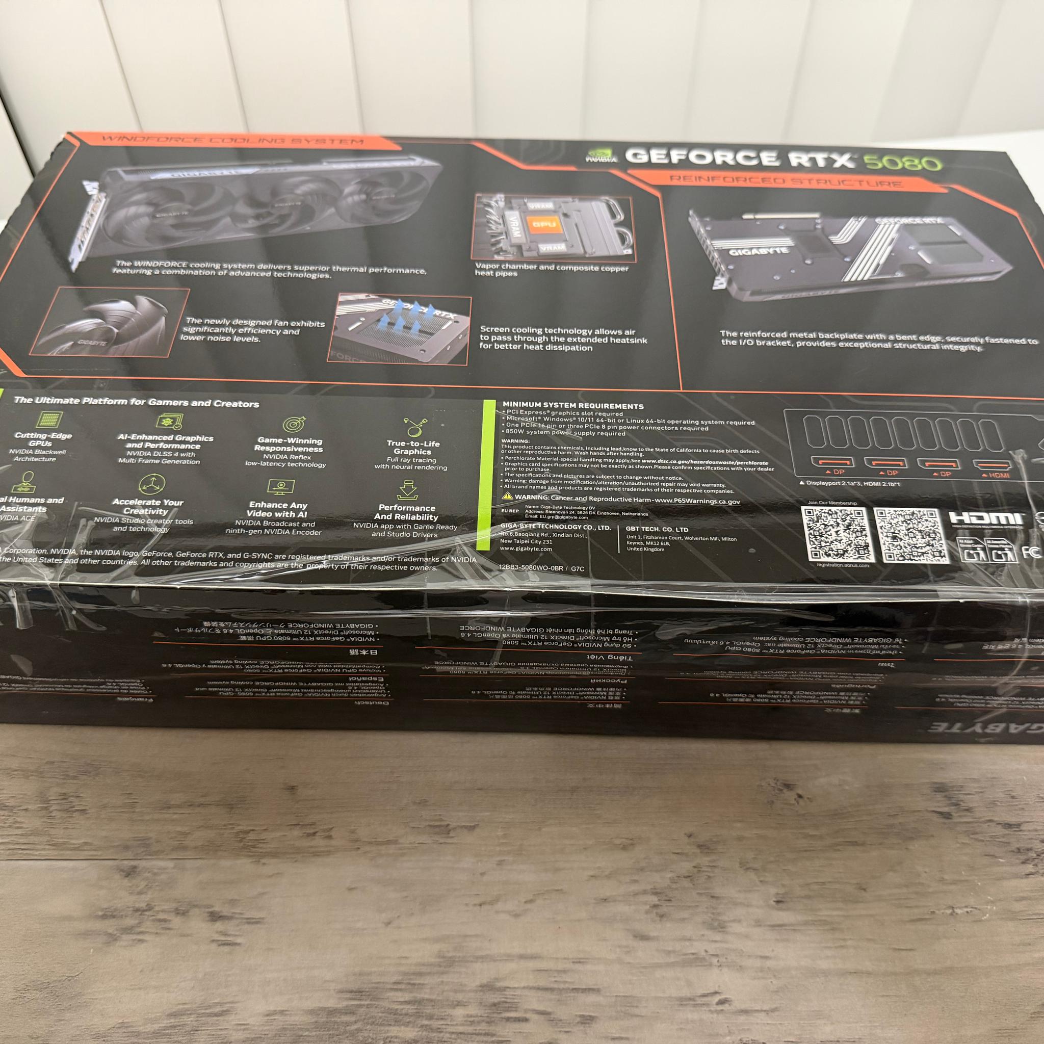 GIGABYTE GeForce RTX 5080 WINDFORCE SFF 16G