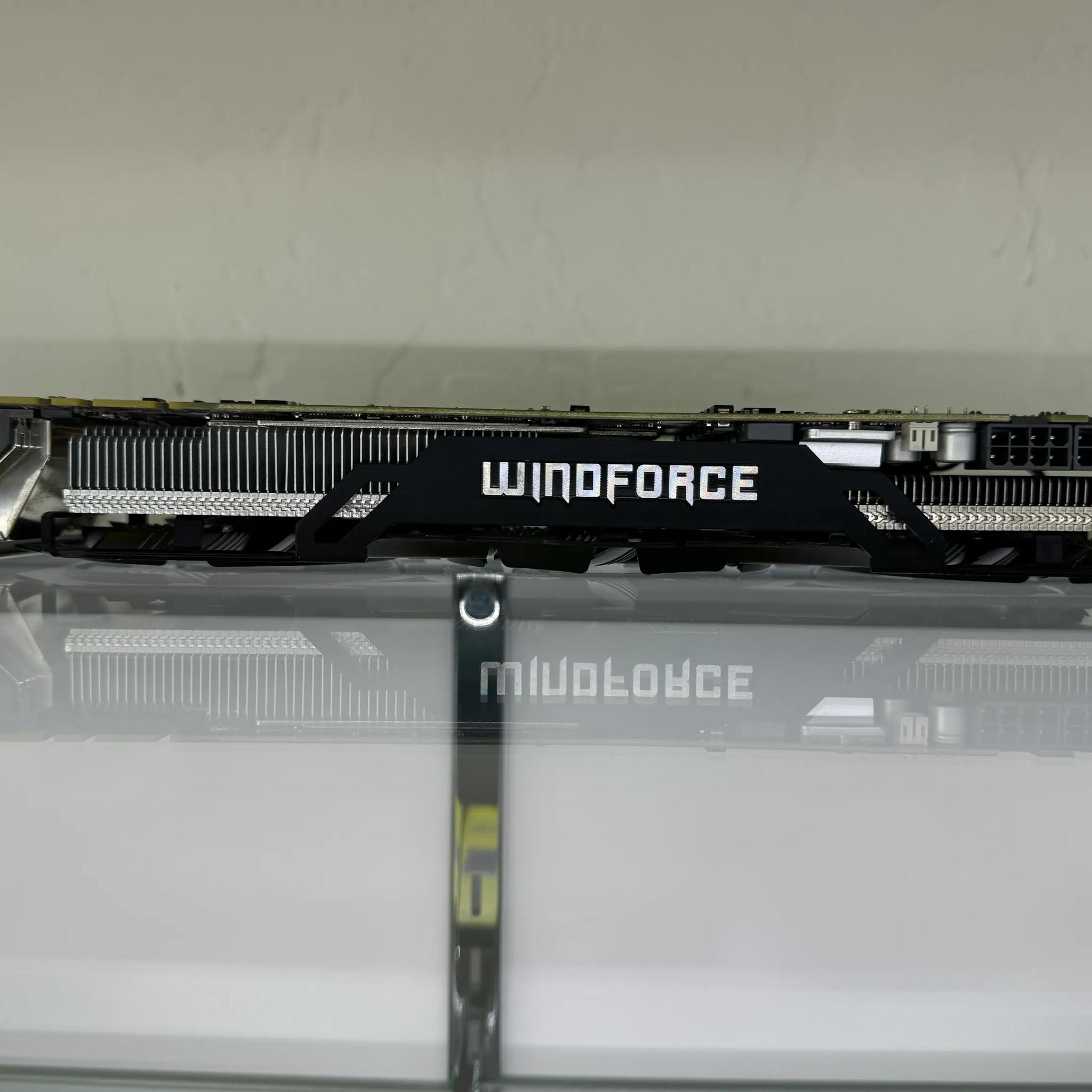 GIGABYTE GeForce GTX 980 WINDFORCE 3X OC EDITION 4GB Graphics Card (Refurbished)