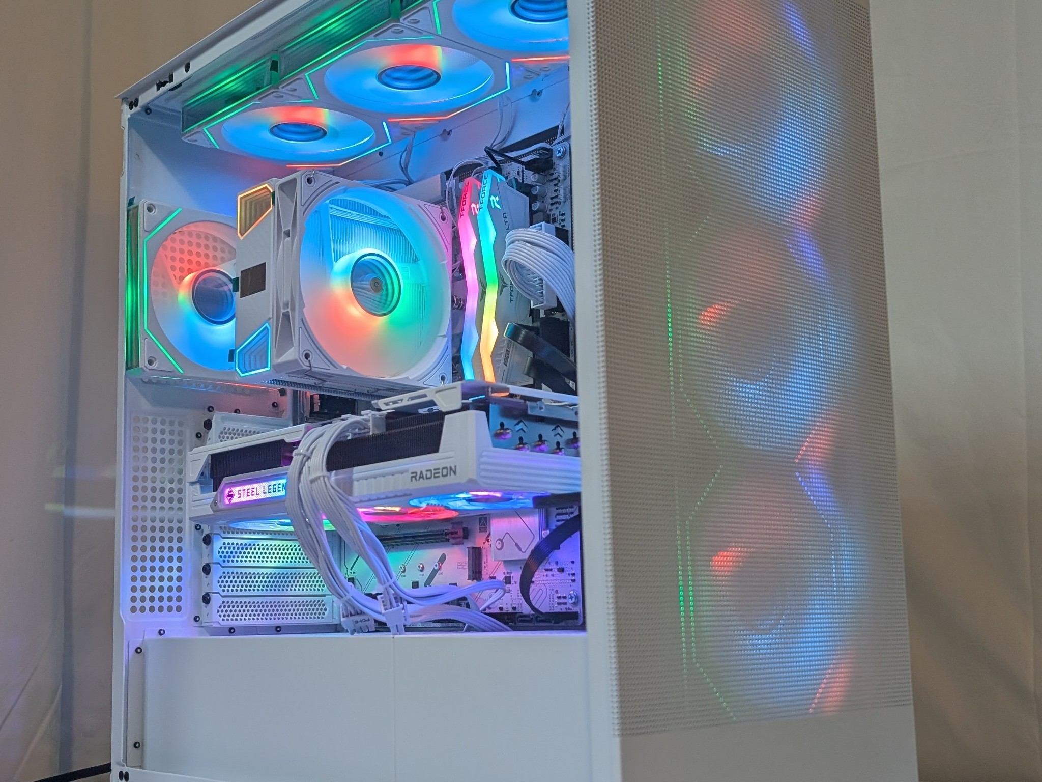 9070XT 16GB | RYZEN 5 7500F | 2TB NVME | 16GB DDR5 | 1000W