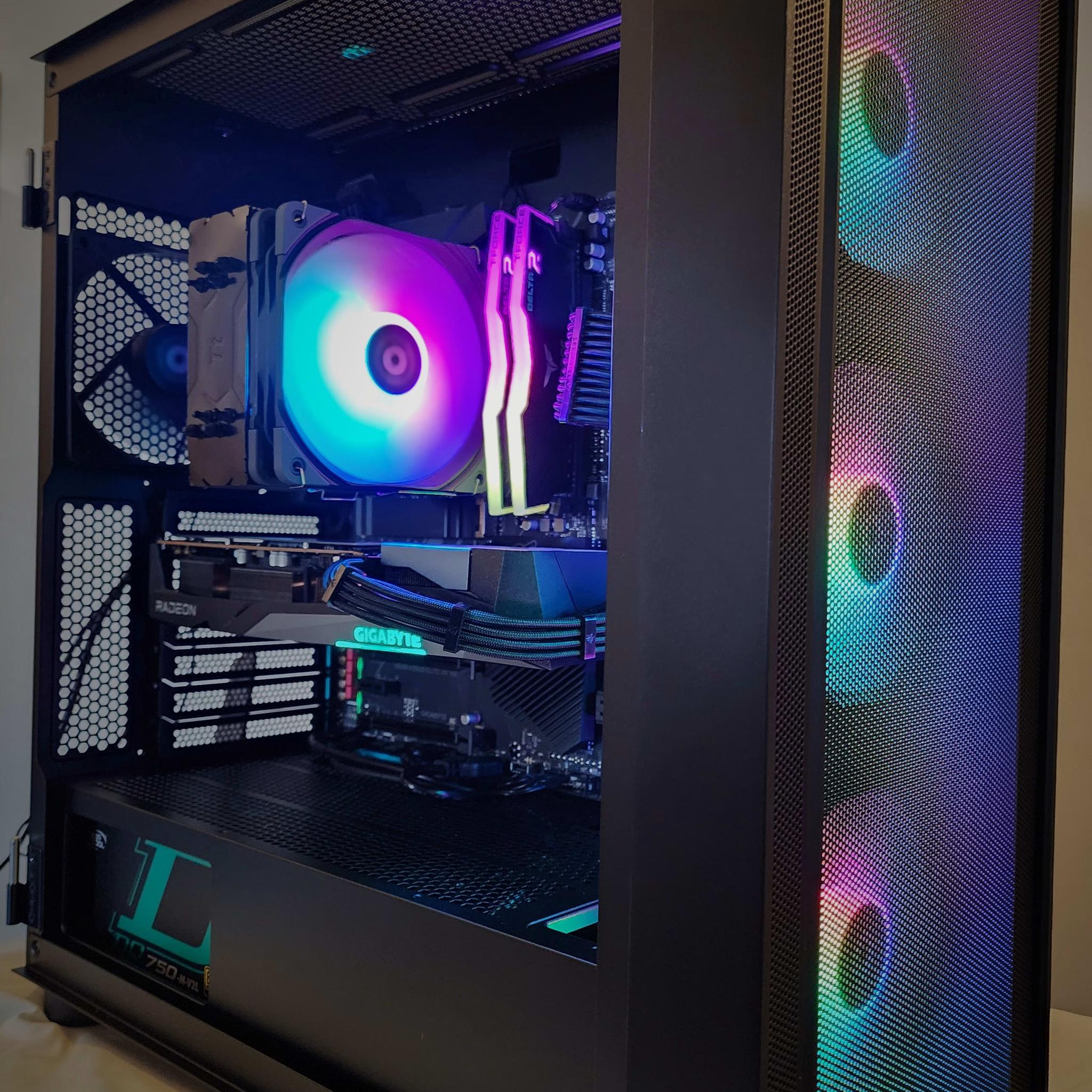 "Dynamic" Gaming PC R5 5600x w/ Gigabyte RX 6650XT | 16GB RAM | 1TB Gen4