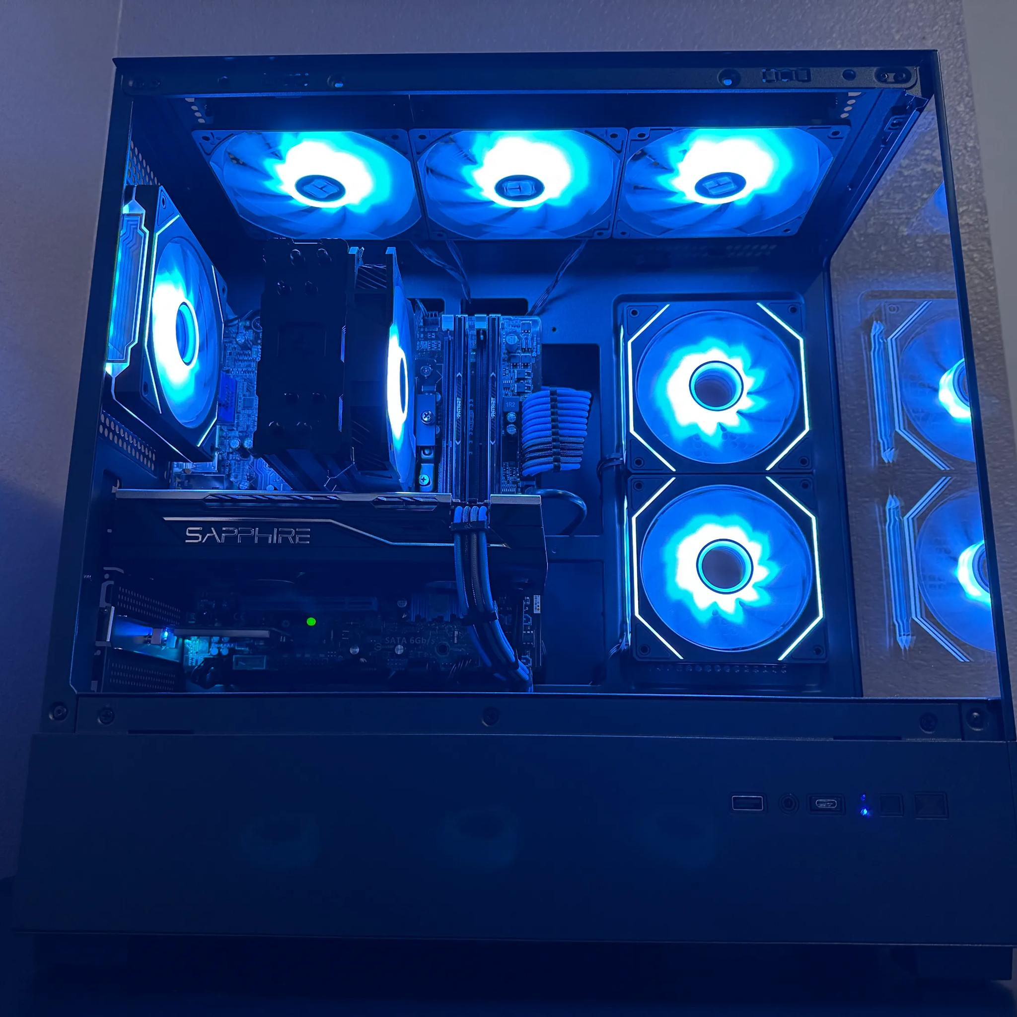 Intel i7 | RX 580 8GB | 500GB SSD | 16GB RAM | WiFi & Bluetooth