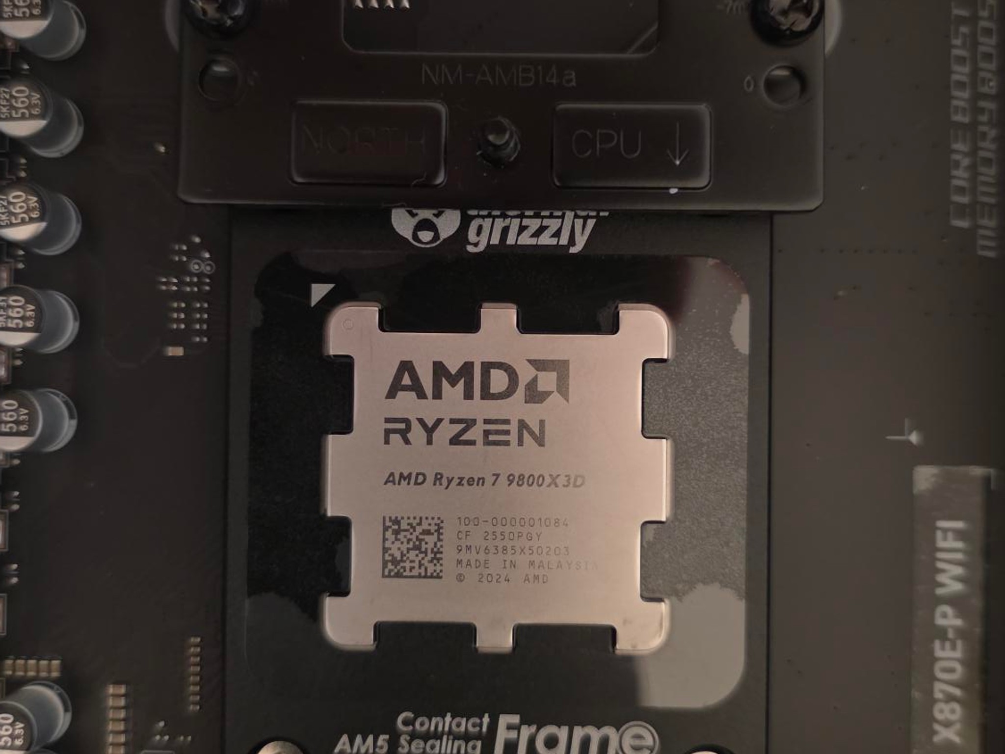 Radeon RX 9070 XT Custom Gaming PC - Ryzen 7 9800X3D, 32GB RAM