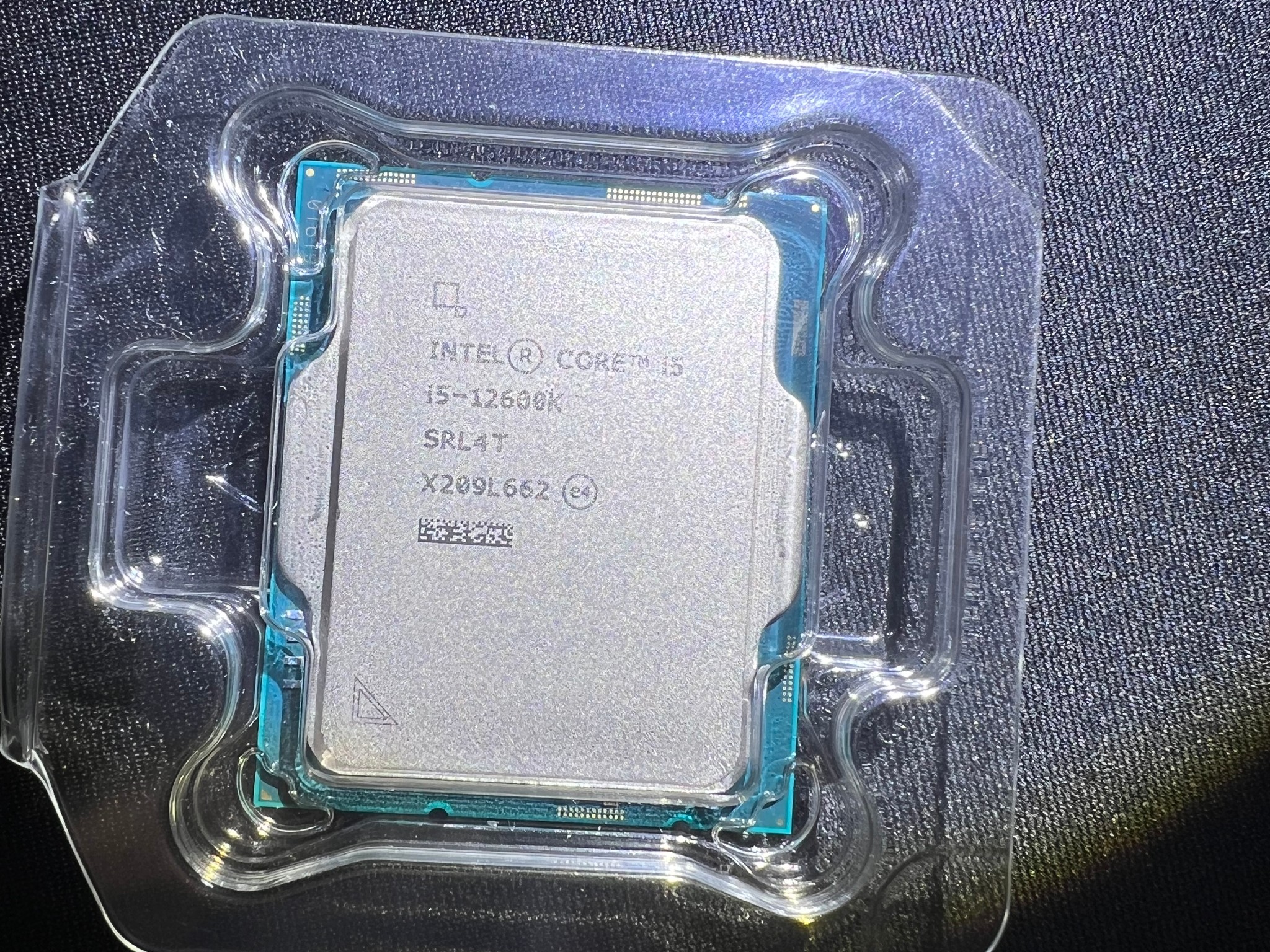 Intel Core i5-12600K