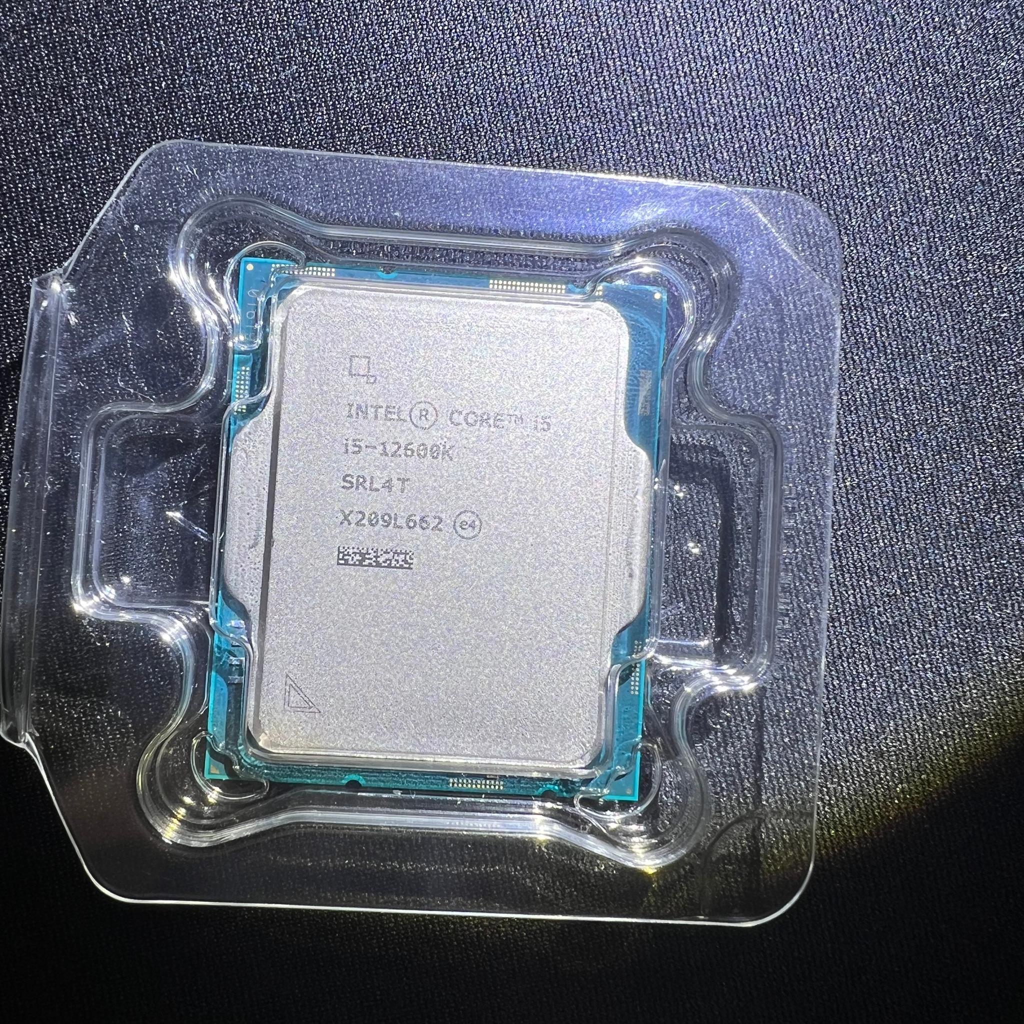 Intel Core i5-12600K