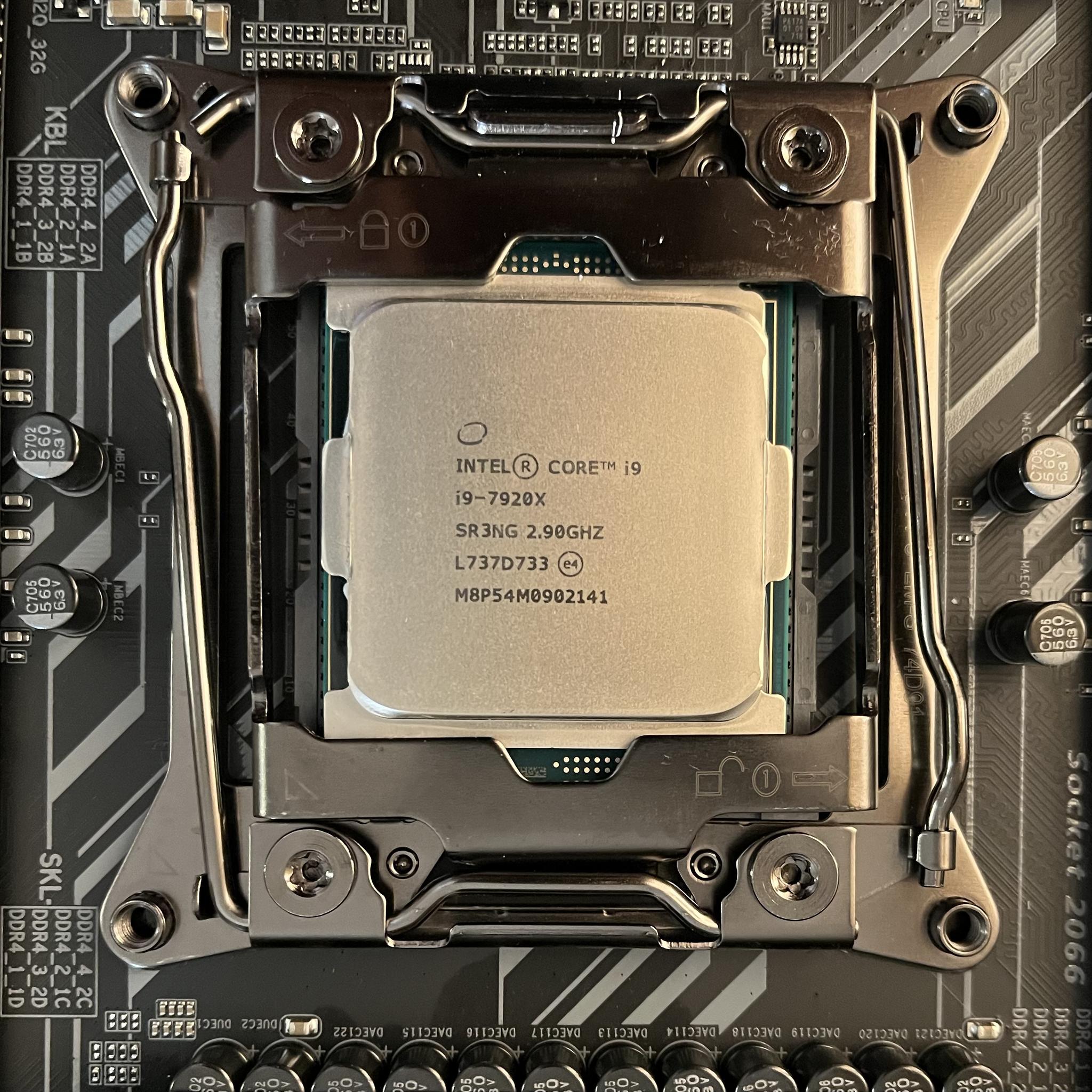 I9-7920X | X299 AORUS Gaming 3 Pro | 12-Core i9 CPU | MB Updated To Latest BIOS | With I/O Shield