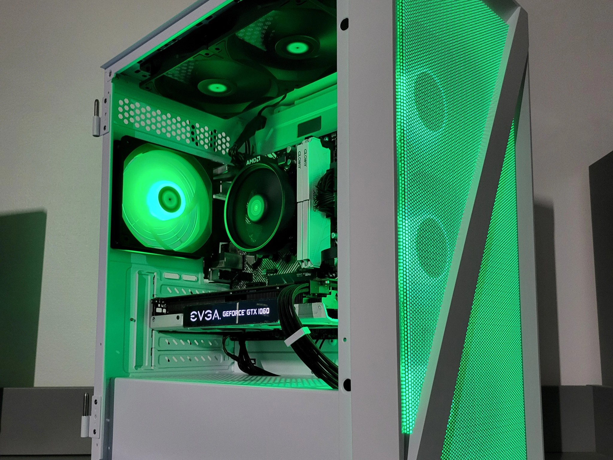Black & White Gaming PC! Ryzen 5 | GTX 1060 6GB | 16GB | 512GB | Wi-Fi + BT