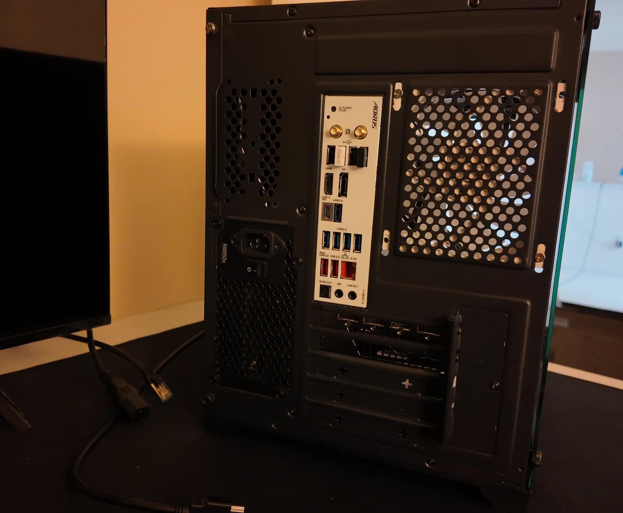 Micro ATX Gaming PC Ryzen 7 7800X3D XFX Radeon 7600 G.Skill 48gb 6400MT 1TB SSD