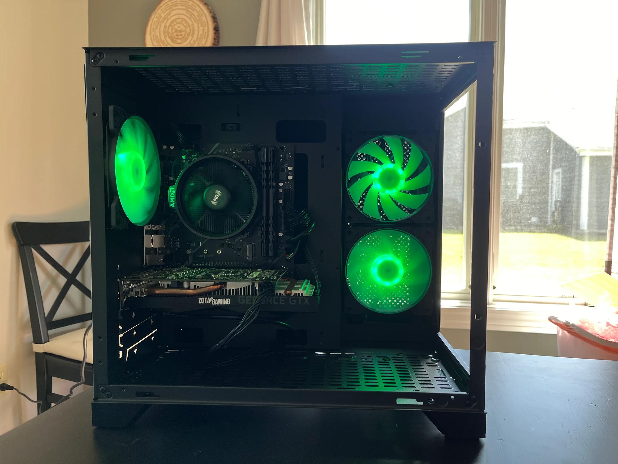 GTX 1660 Fish-Tank Gaming PC