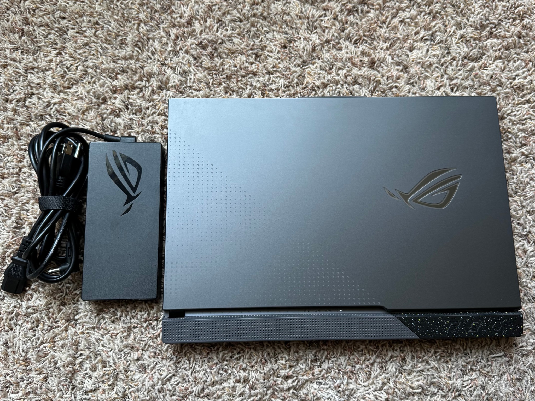 RTX 4070 / Ryzen 9 7845HX / 32GB DDR5 Ram / 4TB SSD / 17.3 inch screen / 144Hz / Gaming / creator