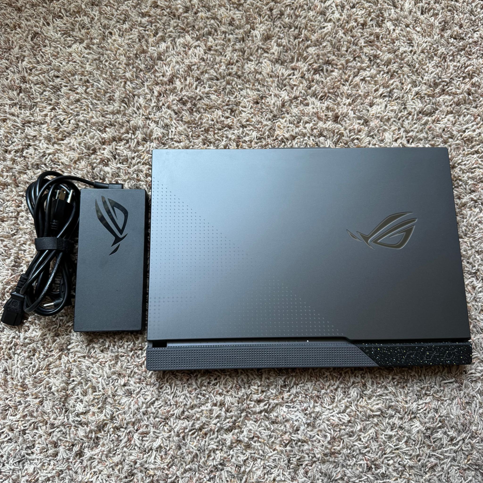 RTX 4070 / Ryzen 9 7845HX / 32GB DDR5 Ram / 4TB SSD / 17.3 inch screen / 144Hz / Gaming / creator