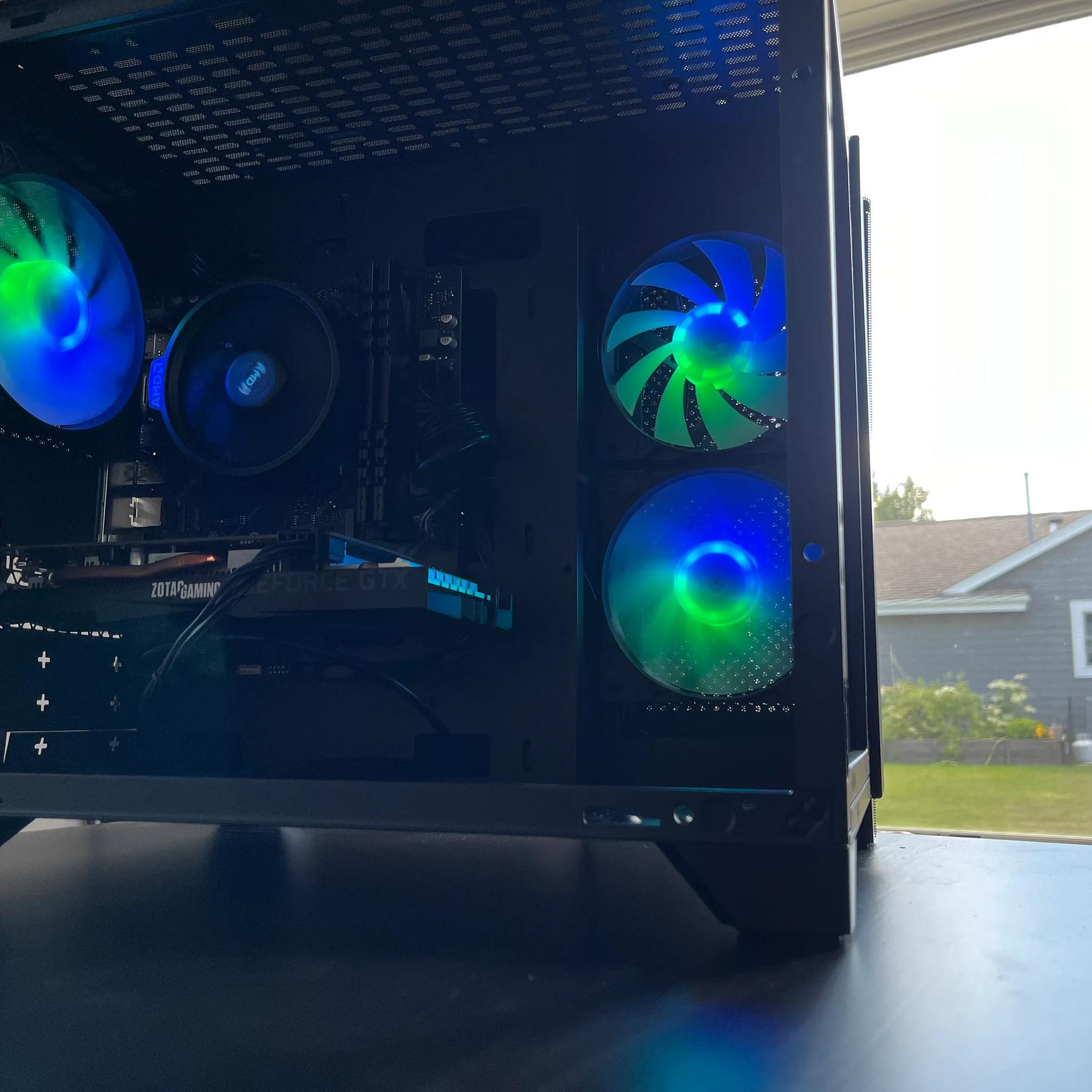 GTX 1660 Fish-Tank Gaming PC