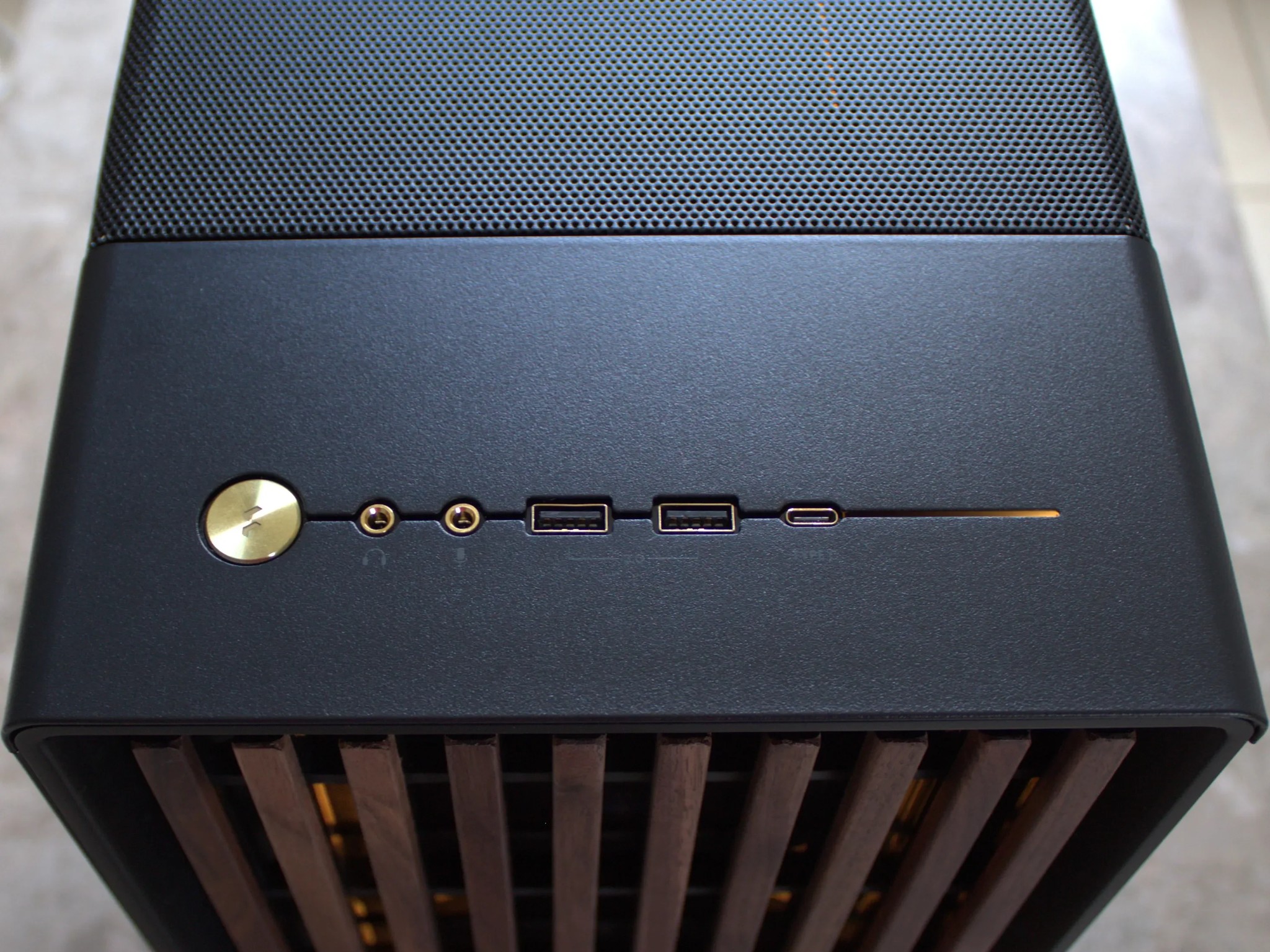 RTX 3080 Ti| Ryzen 9 5900X, 32Gb ram, 2TB, Go Mesh Panel or Glass both are included.