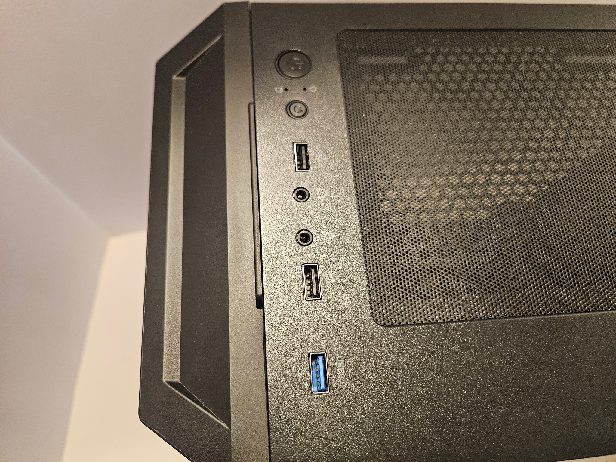10-Core Xeon E5-2680 v2 | GTX 1080 | 32GB RAM | NVMe SSD+HDD | Win 11 Custom PC