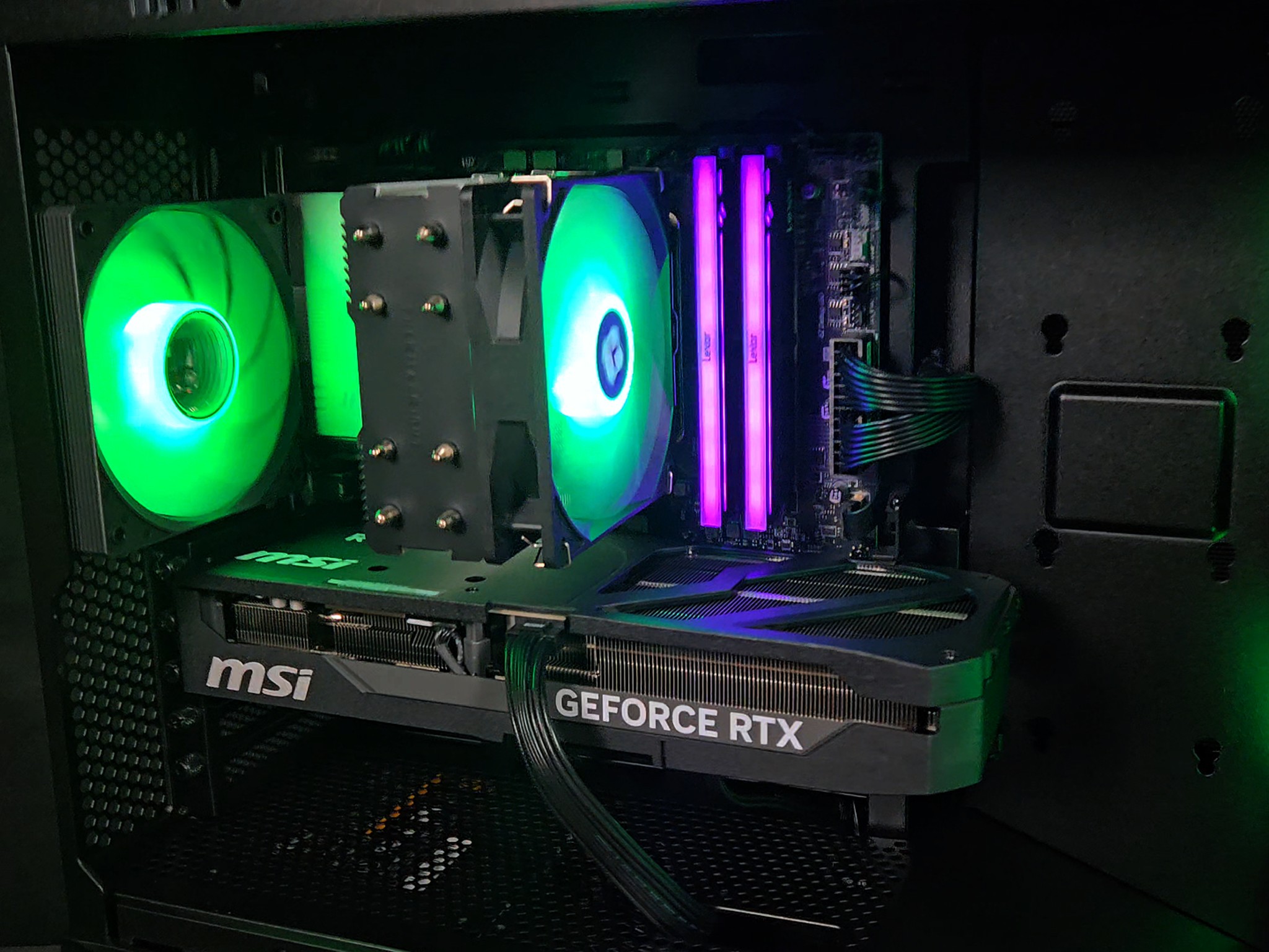 RTX 5080 - 9800X3D - 32GB DDR5 6000 - 2TB Gen4 NVMe - Custom