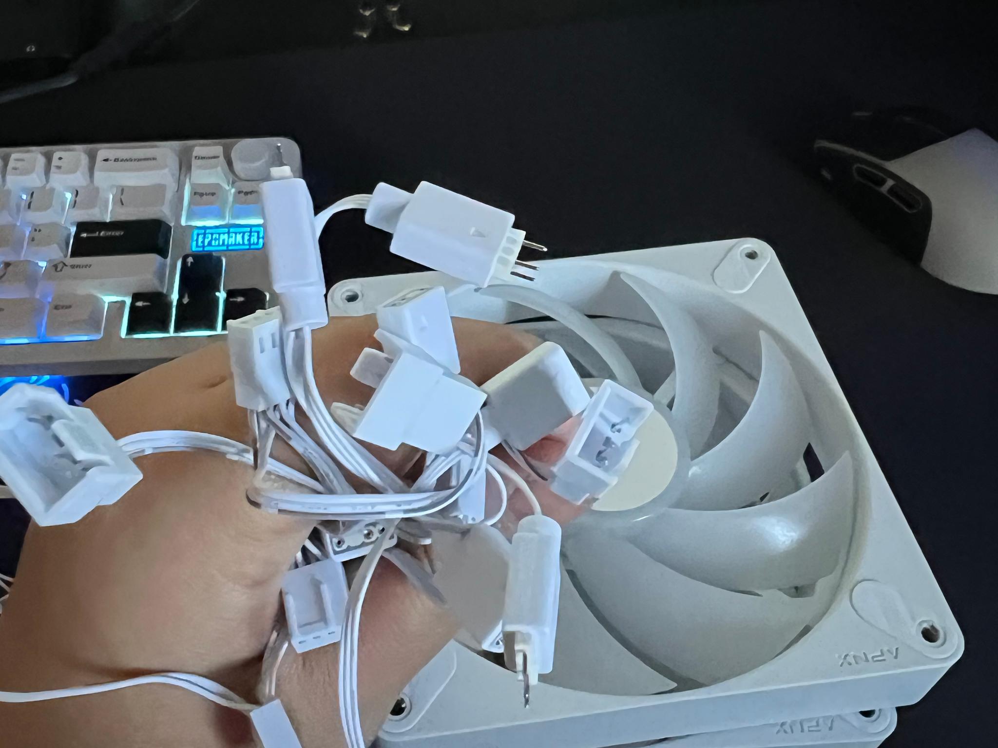 APNX x4 140mm ARGB Fans & Control Fan Hub