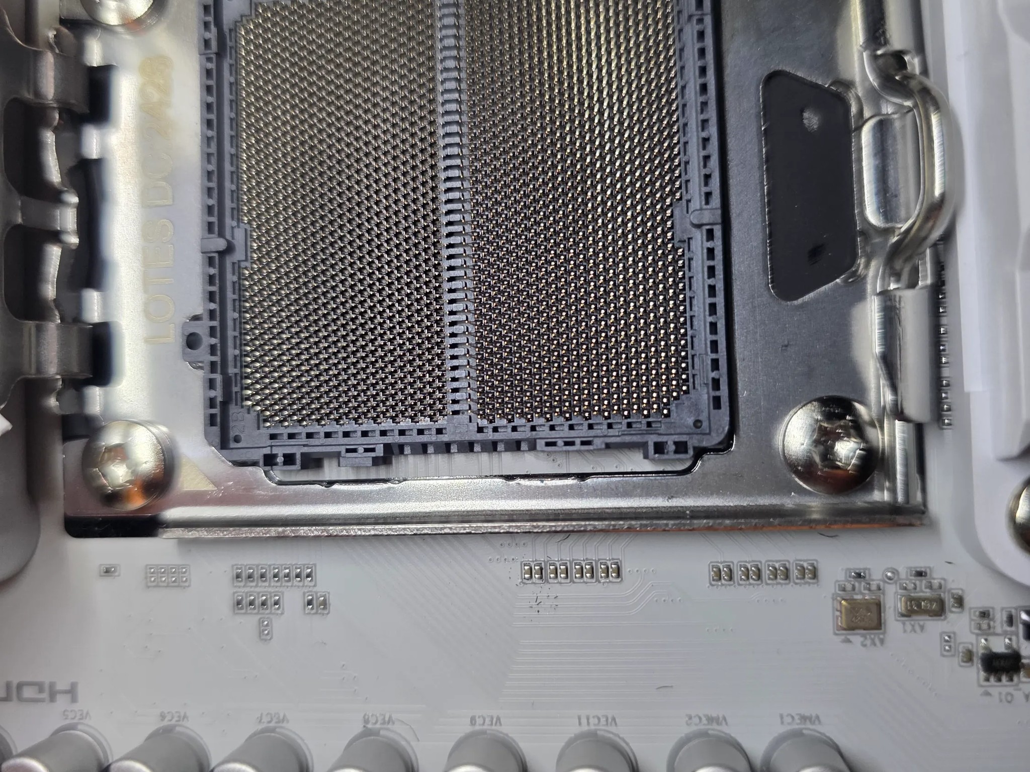 GIGABYTE X870 AORUS Elite WIFI7 ICE AMD AM5 Motherboard, ATX, DDR5, PCIe 5.0, 2.5GbE LAN