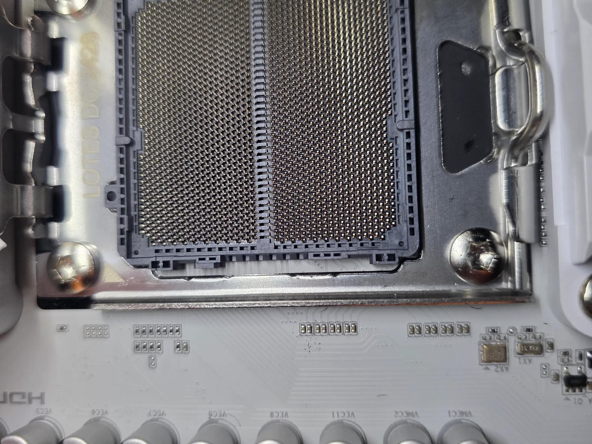 GIGABYTE X870 AORUS Elite WIFI7 ICE AMD AM5 Motherboard, ATX, DDR5, PCIe 5.0, 2.5GbE LAN