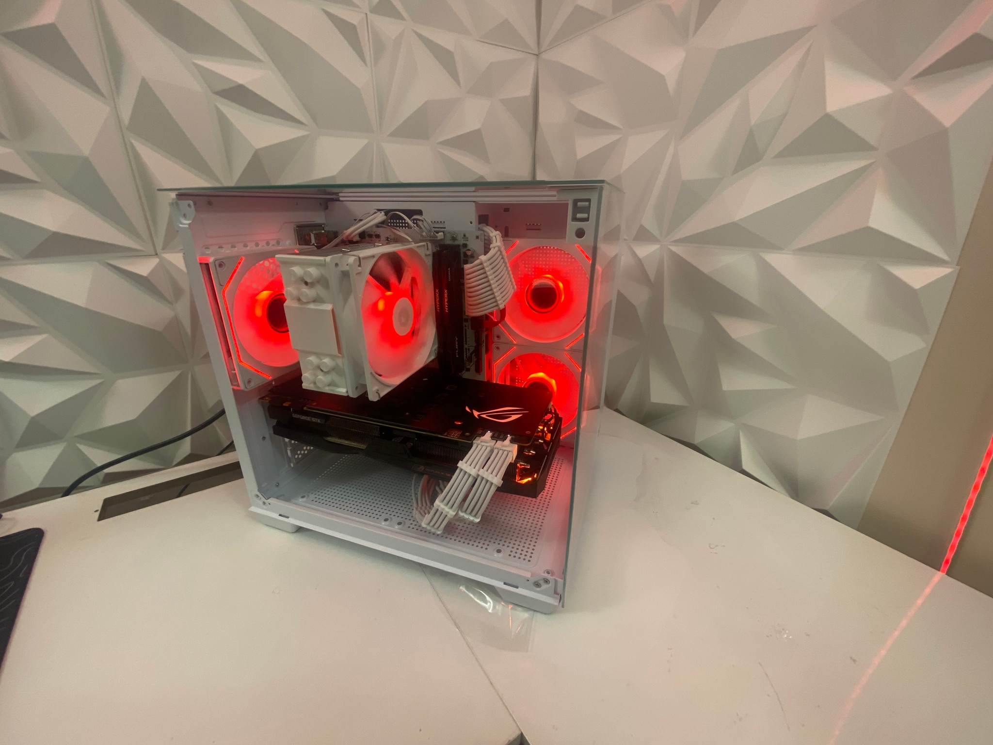 💘 💘 White Elite Build – Ryzen 7 2700 + GTX 1080 Ti 11GB | 1080p/1440p High FPS Ready