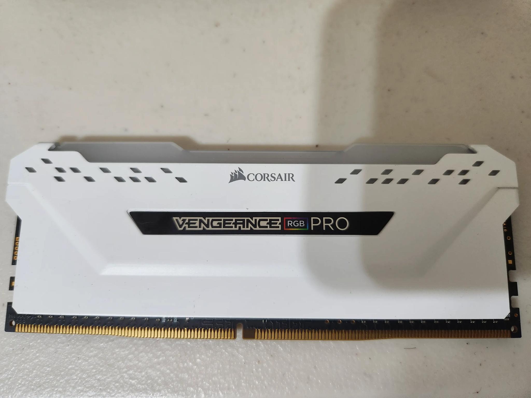 Corsair Vengeance RGB Pro DDR4-3200MT/s CL16 2x8GB Kit