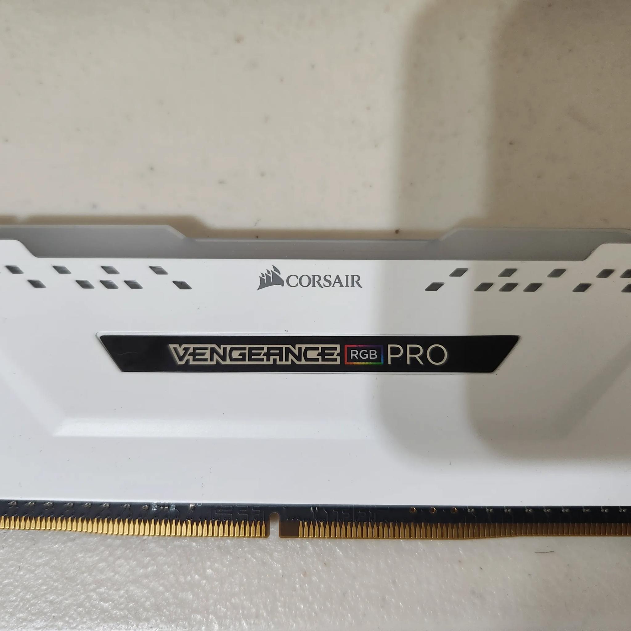 Corsair Vengeance RGB Pro DDR4-3200MT/s CL16 2x8GB Kit