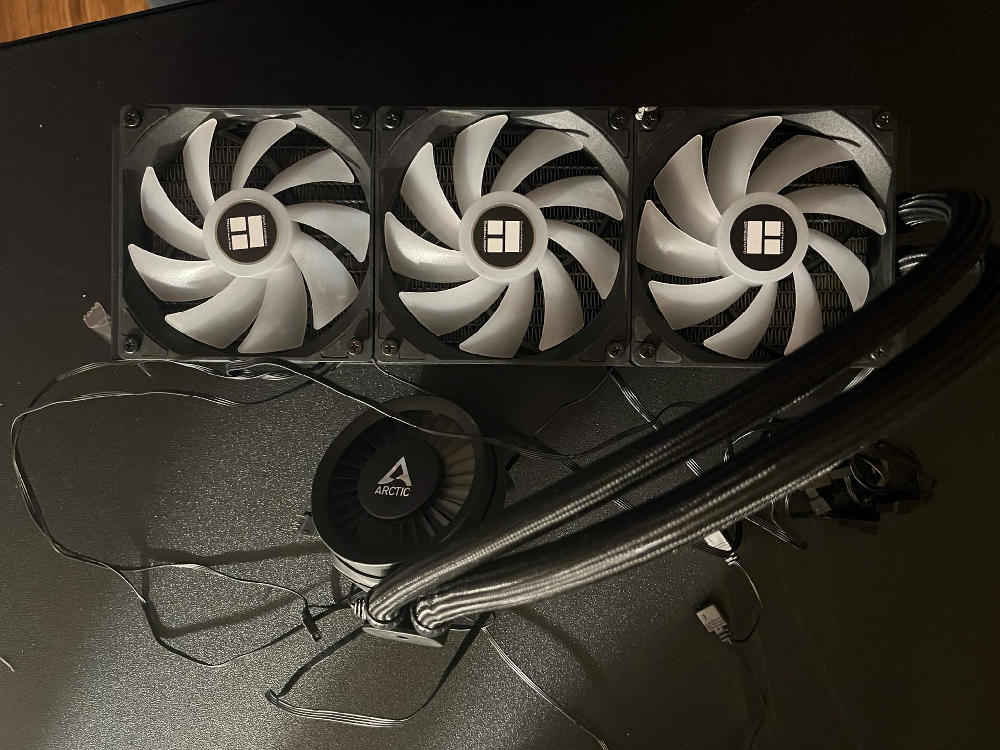 ARCTIC LIQUID FREEZER III 360MM *AMD MOUNTING ONLY*