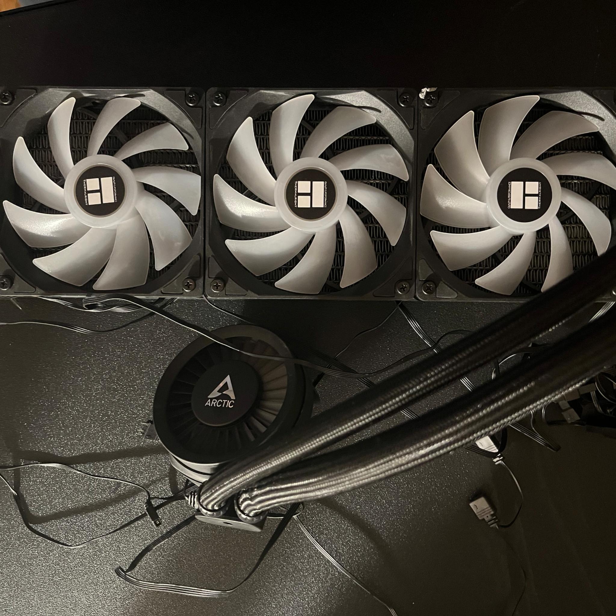 ARCTIC LIQUID FREEZER III 360MM *AMD MOUNTING ONLY*