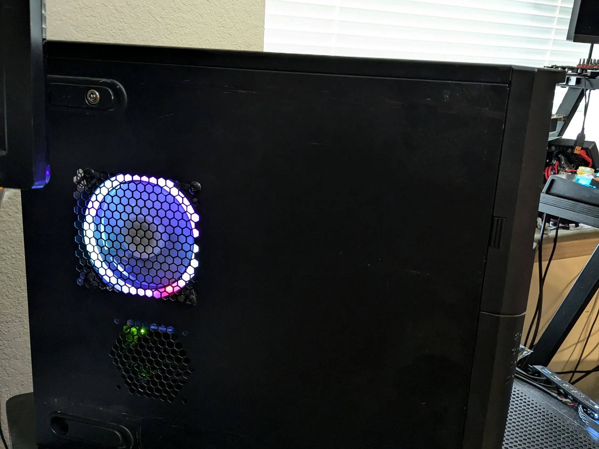 Blank Canvas - Xeon X3460 (i7-860), 16GB RAM, R7 450 2GB, 256GB SSD, Win10, Wifi