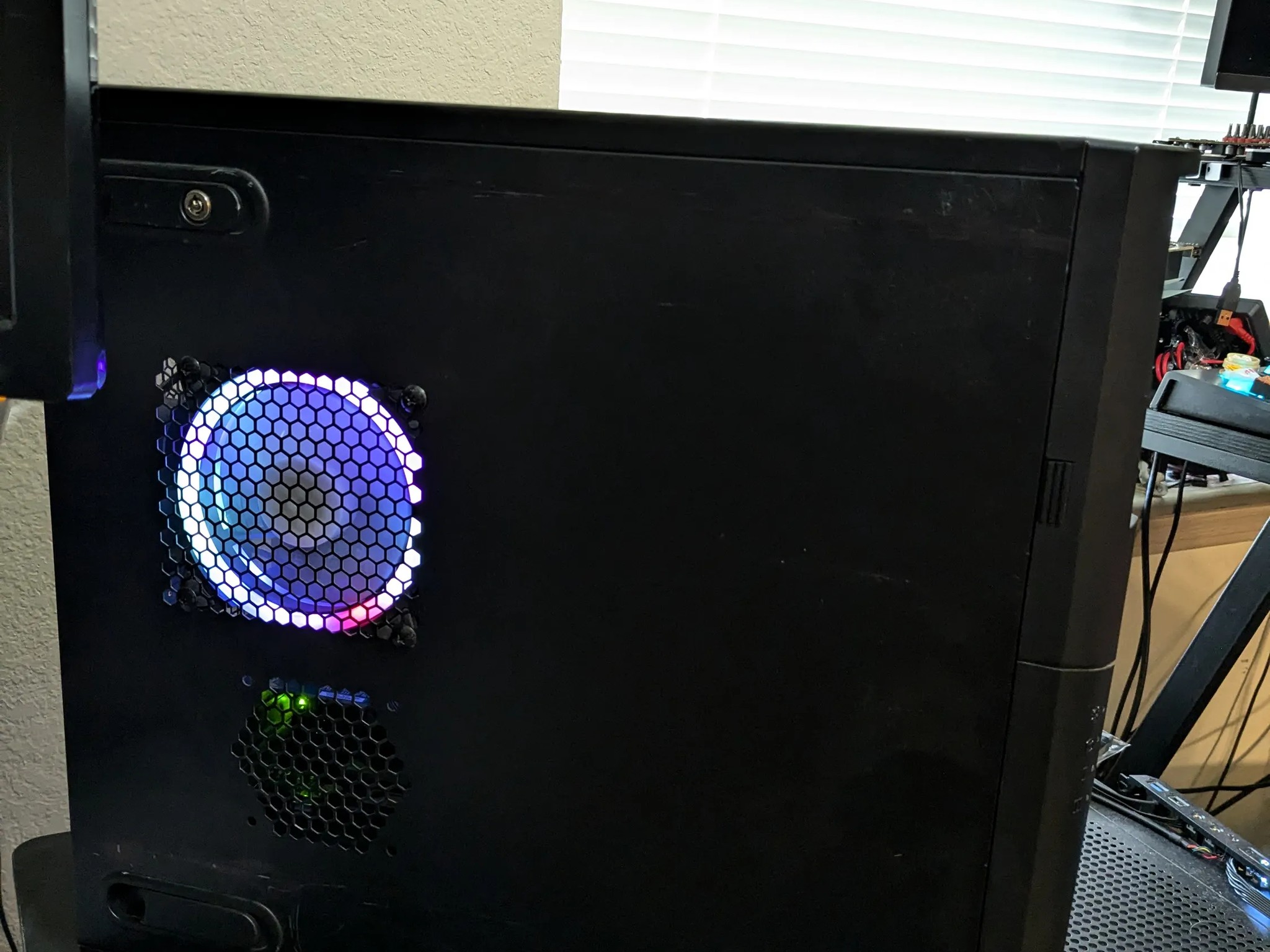 Blank Canvas - Xeon X3460 (i7-860), 16GB RAM, R7 450 2GB, 256GB SSD, Win10, Wifi