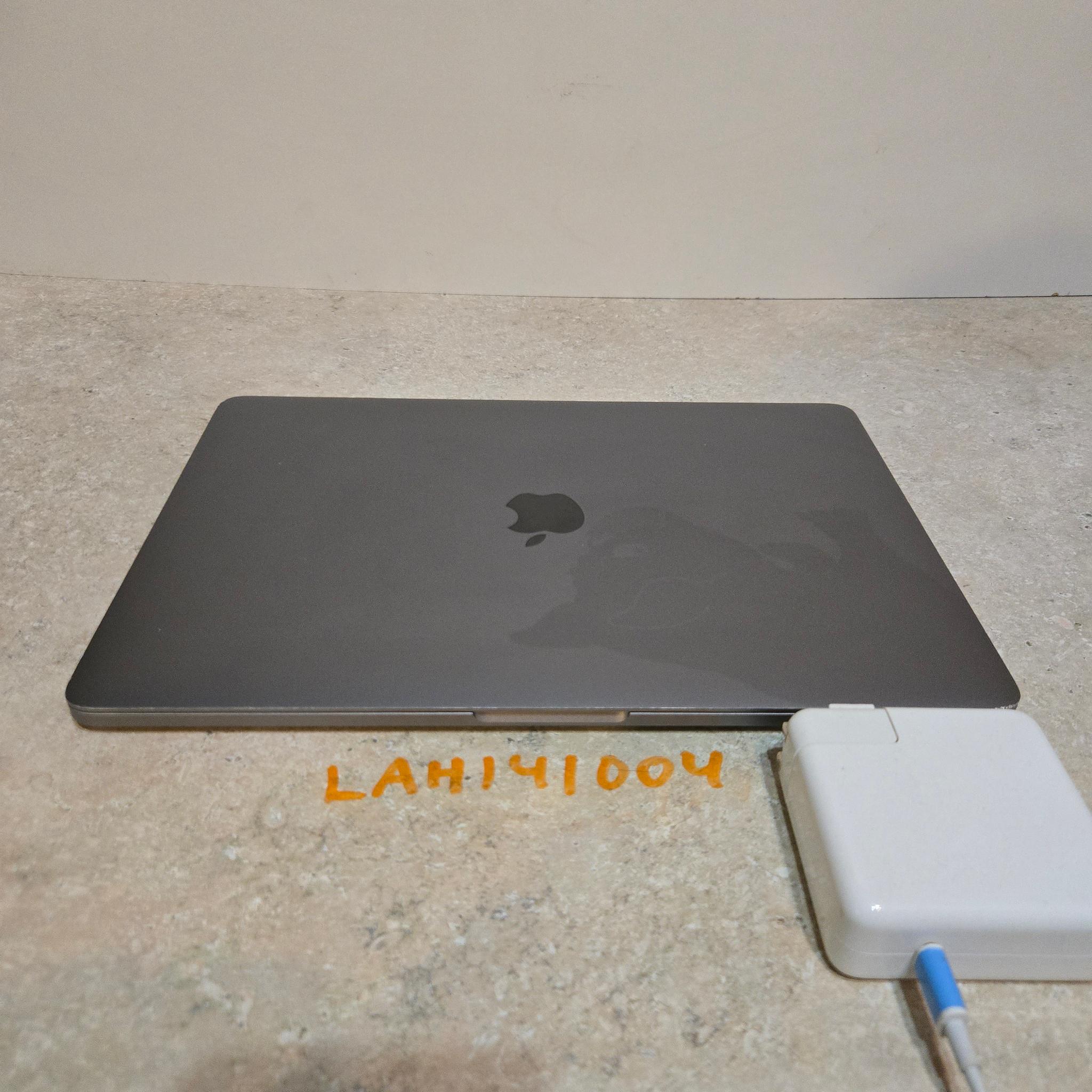 Apple Macbook Pro 13 inch Laptop - 2018 - 256GB SSD - intel i5 - Model A1989