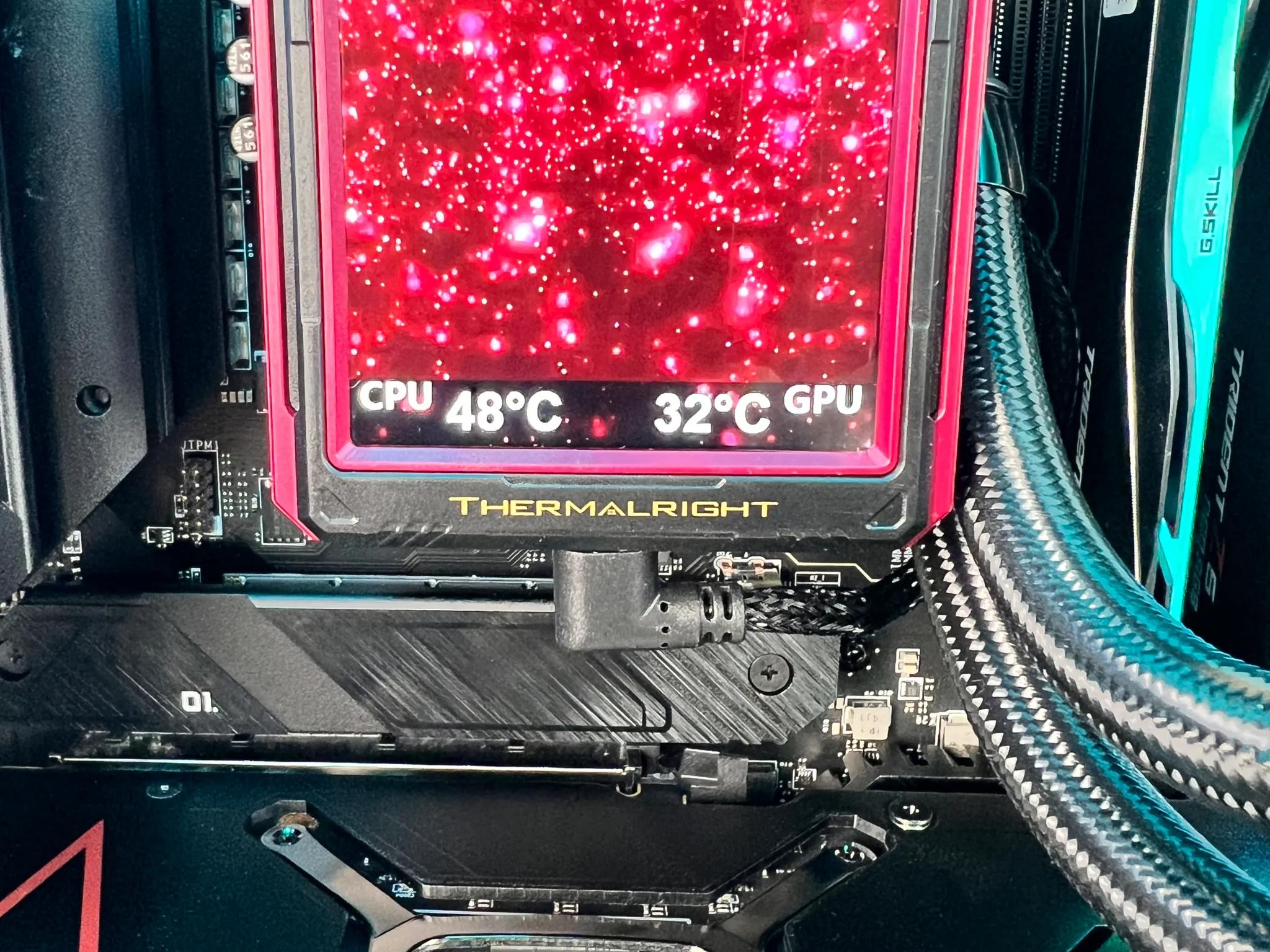7800X3D  RX 7900 XTX 24GB  32GB DDR5  2TB M.2  WIN 11 PRO