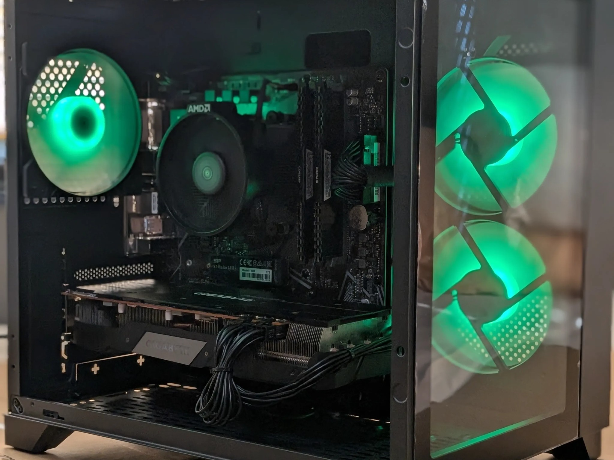 RX 5700 XT, Ryzen 3600, 16 GB DDR4, 1 TB NVME, WiFi/BT- Cube Gaming PC