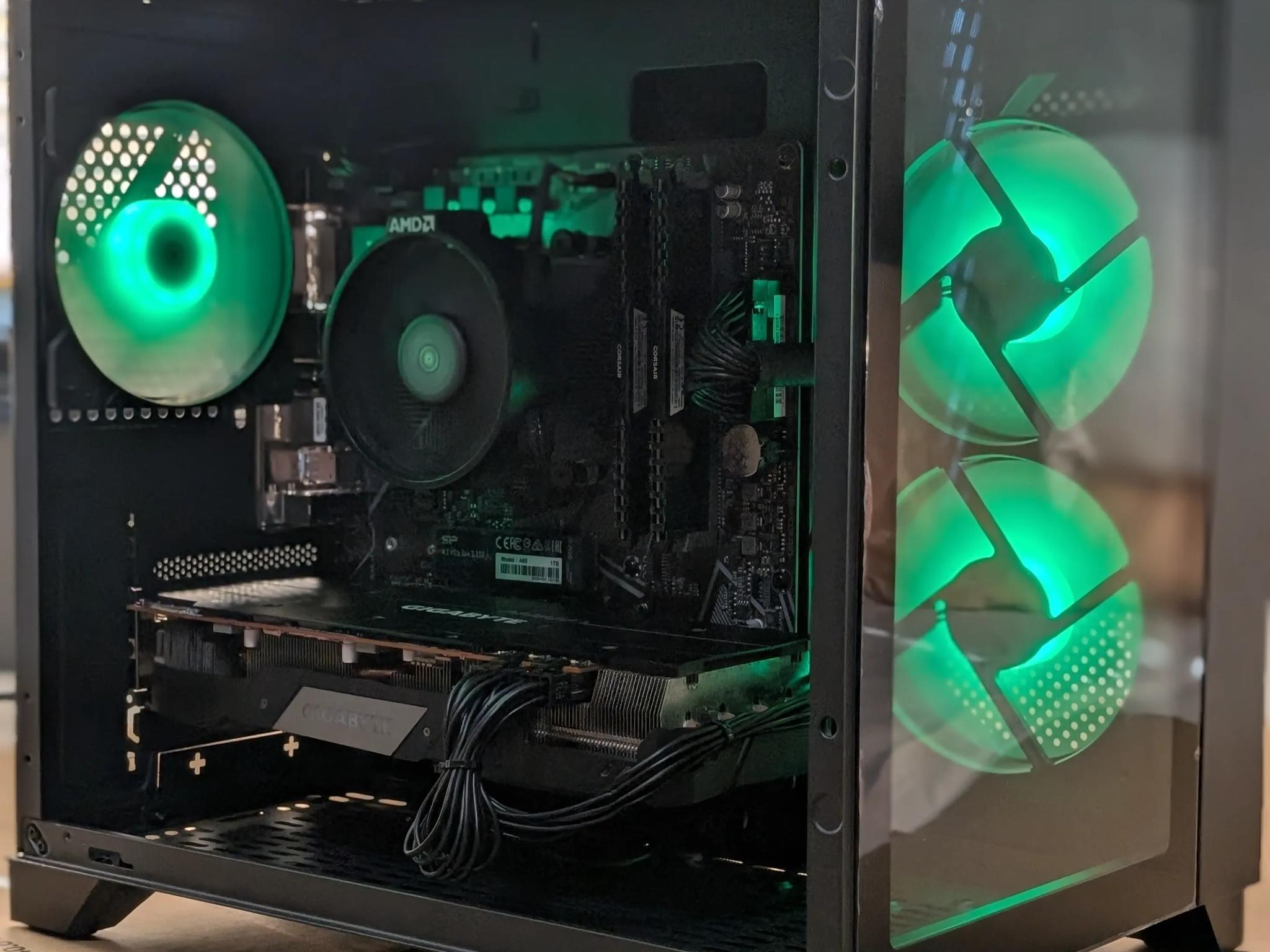 RX 5700 XT, Ryzen 3600, 16 GB DDR4, 1 TB NVME, WiFi/BT- Cube Gaming PC