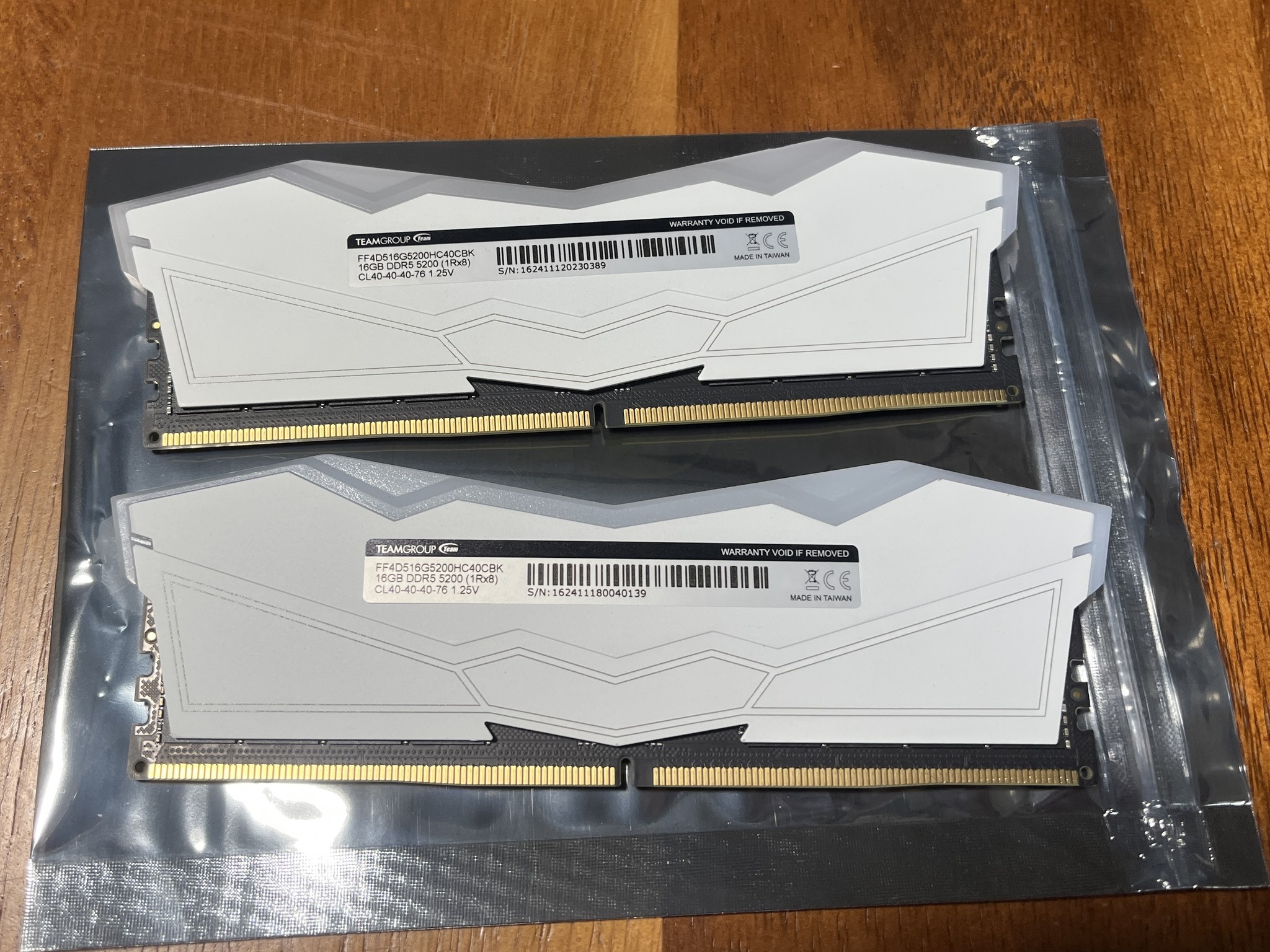 TEAMGROUP T-FORCE DELTA R 32GB (16GBx2) DDR5 5200MHz RAM (FF4D516G5200HC40CBK)